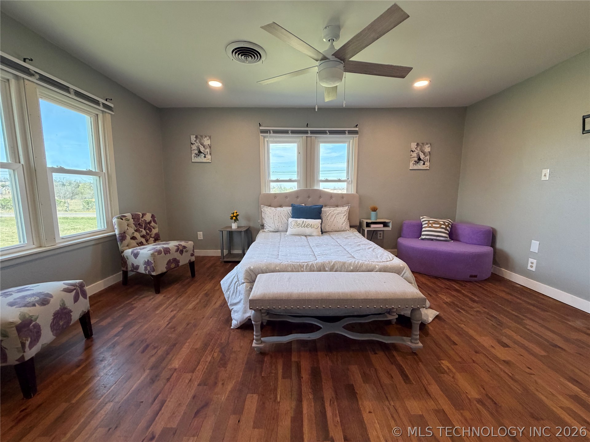 907 Stallard Road Property Photo 8