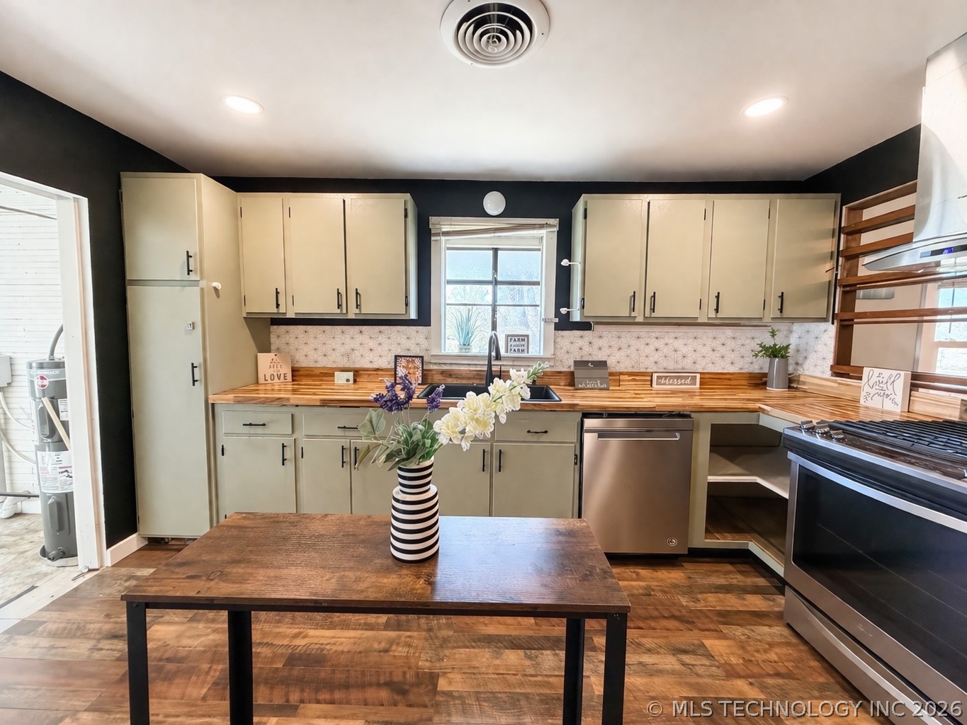 907 Stallard Road Property Photo 27