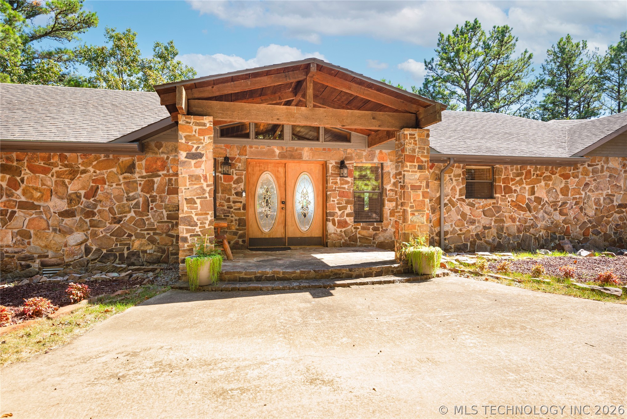 5016 Kw Property Photo 1