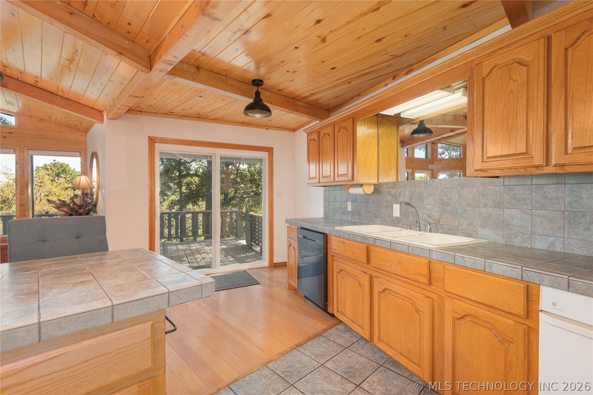 5016 Kw Property Photo 17