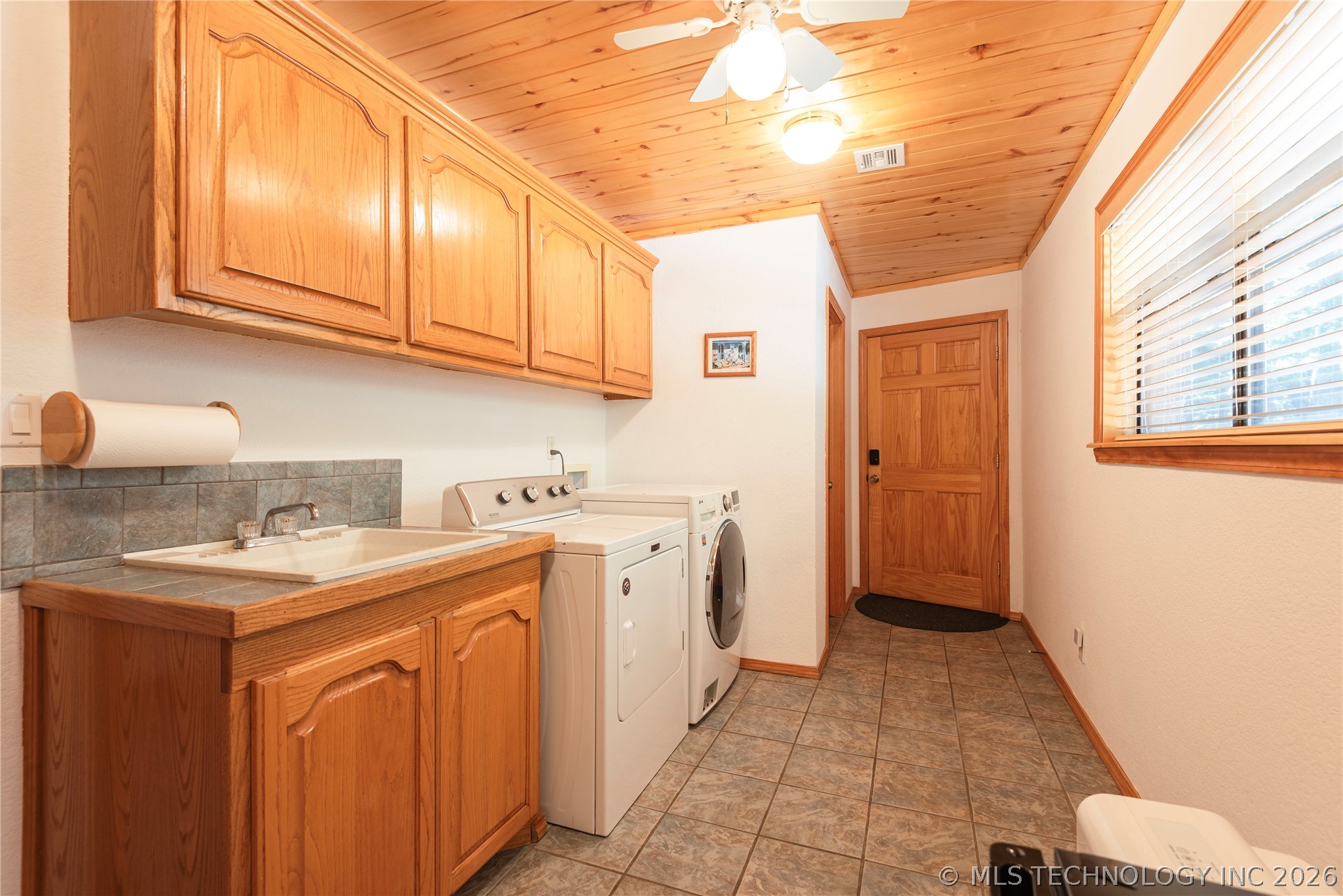 5016 Kw Property Photo 26