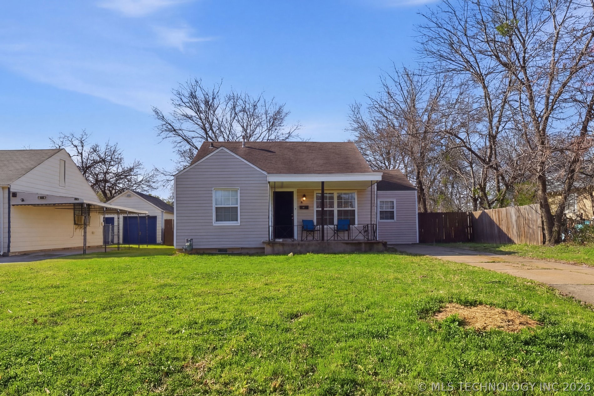 332 E Zion Street Property Photo 1