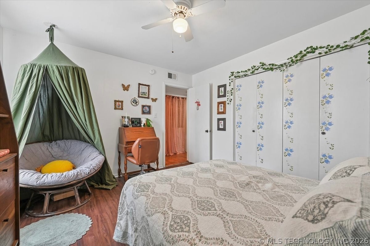 4334 E 67th Street 687 Property Photo 18