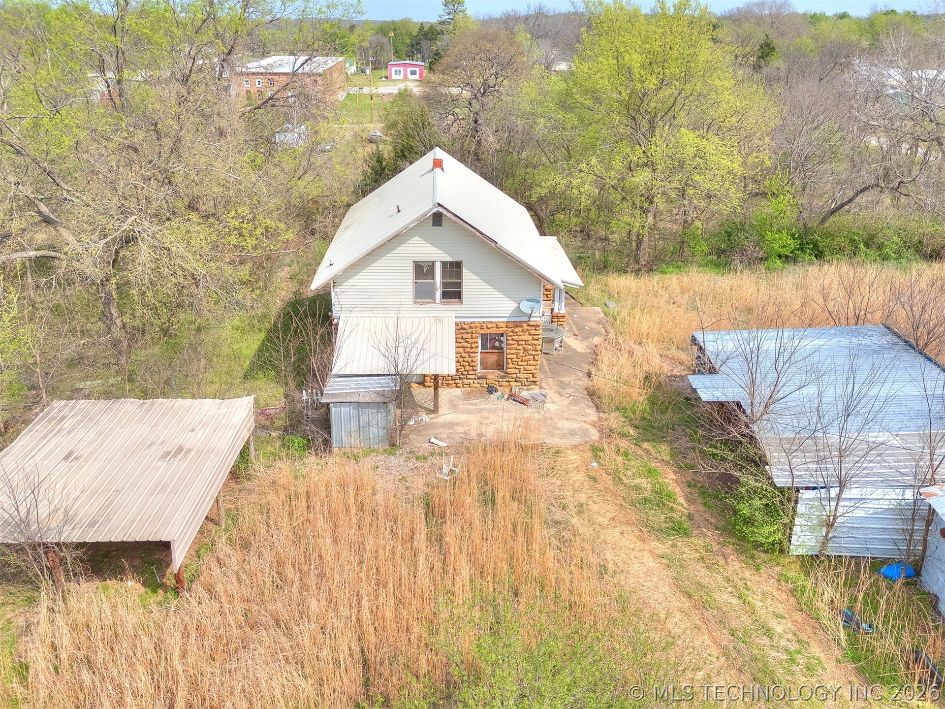 204 S Cedar Avenue Property Photo 8