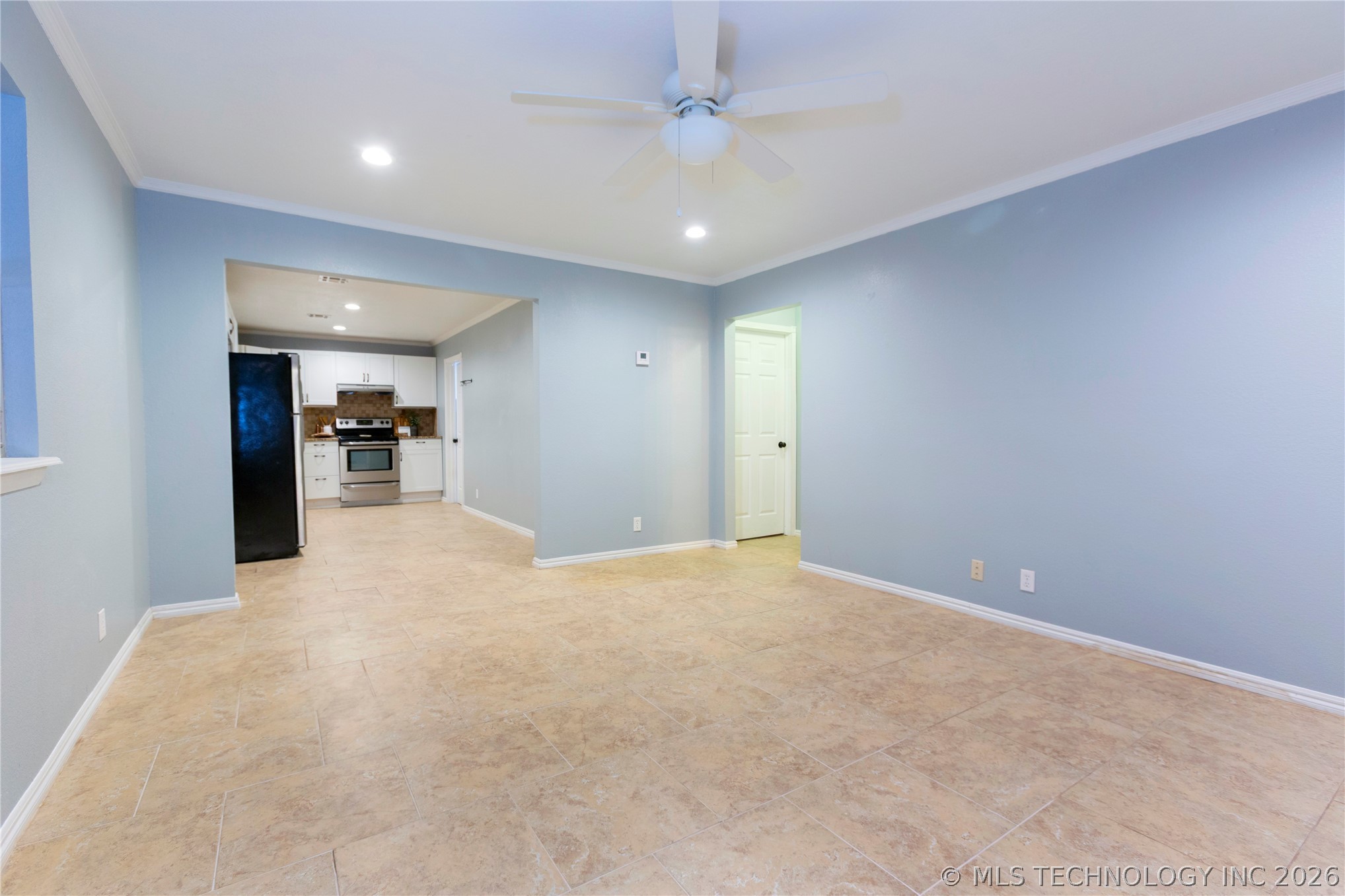 304 W Electric Avenue Property Photo 6
