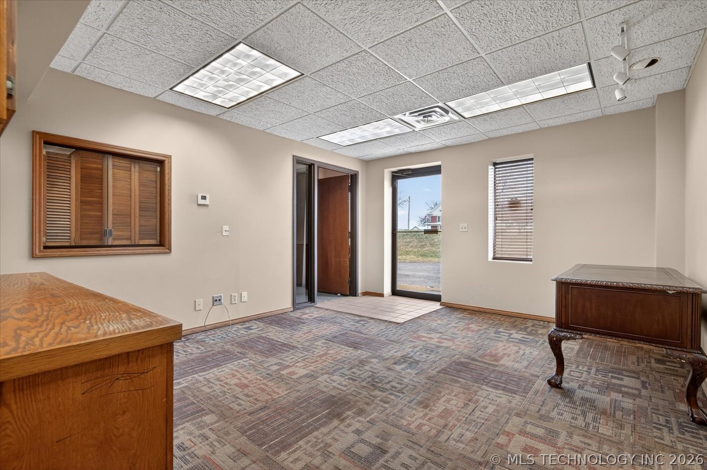 1065 Washington Boulevard Property Photo 6