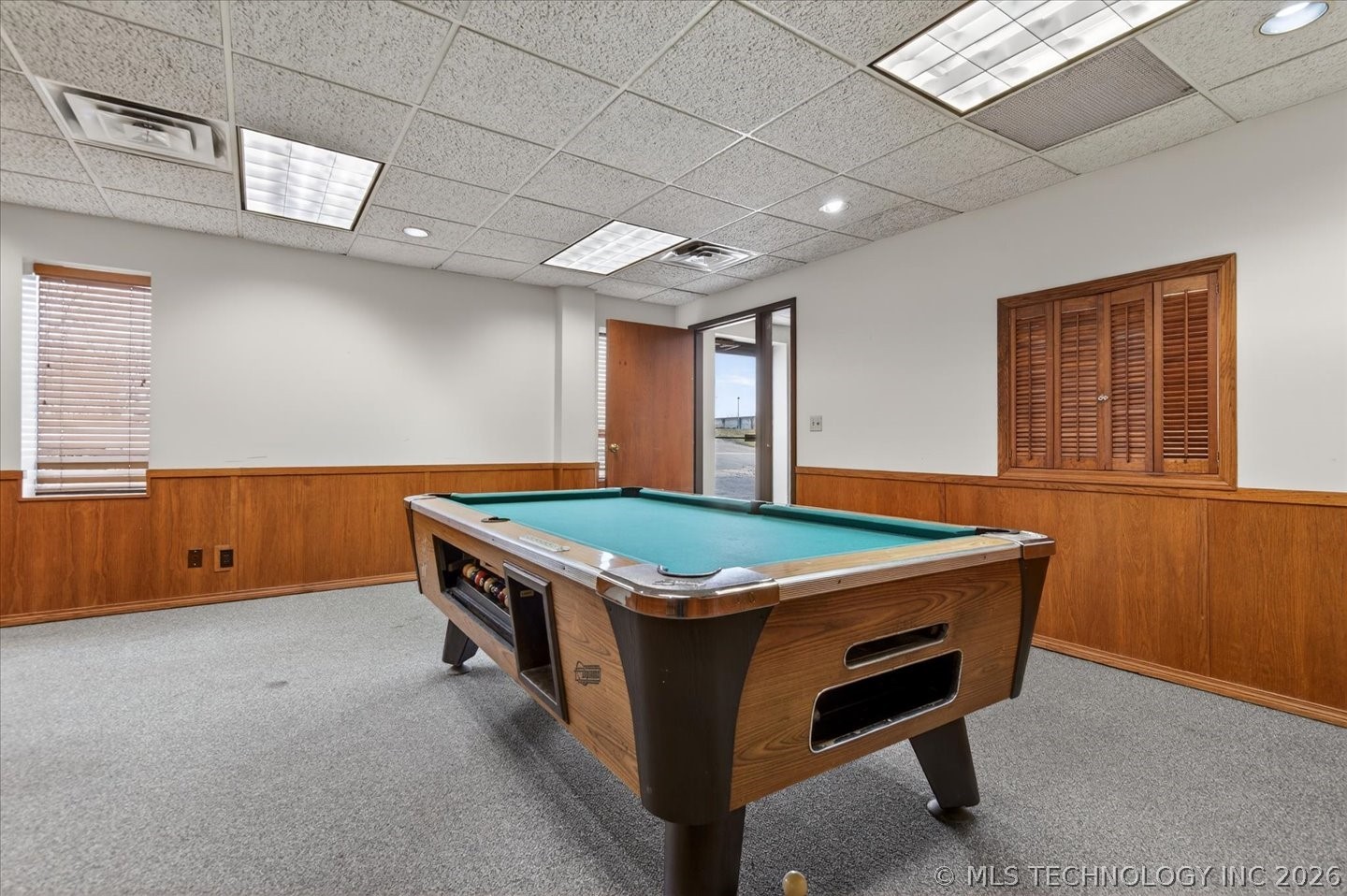 1065 Washington Boulevard Property Photo 9