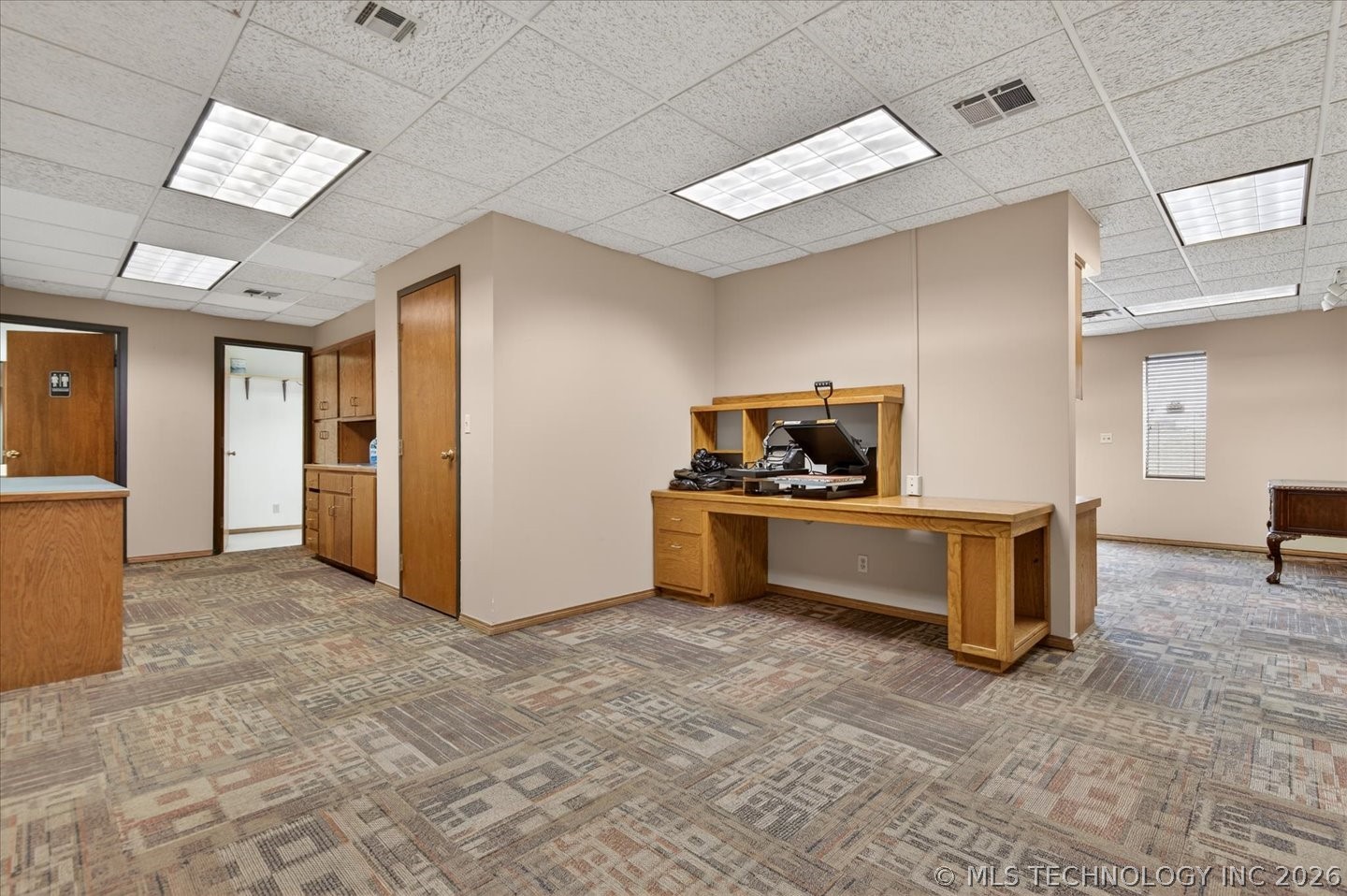 1065 Washington Boulevard Property Photo 12