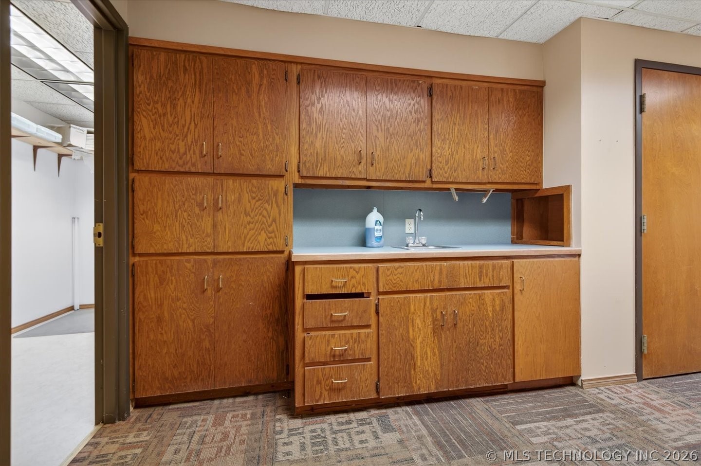 1065 Washington Boulevard Property Photo 13