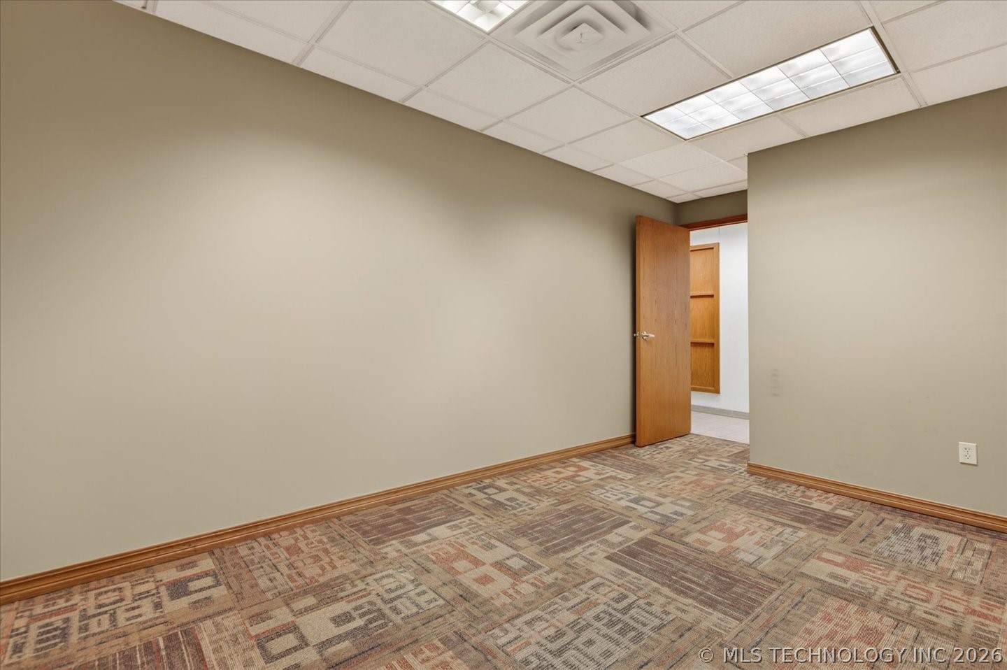 1065 Washington Boulevard Property Photo 20