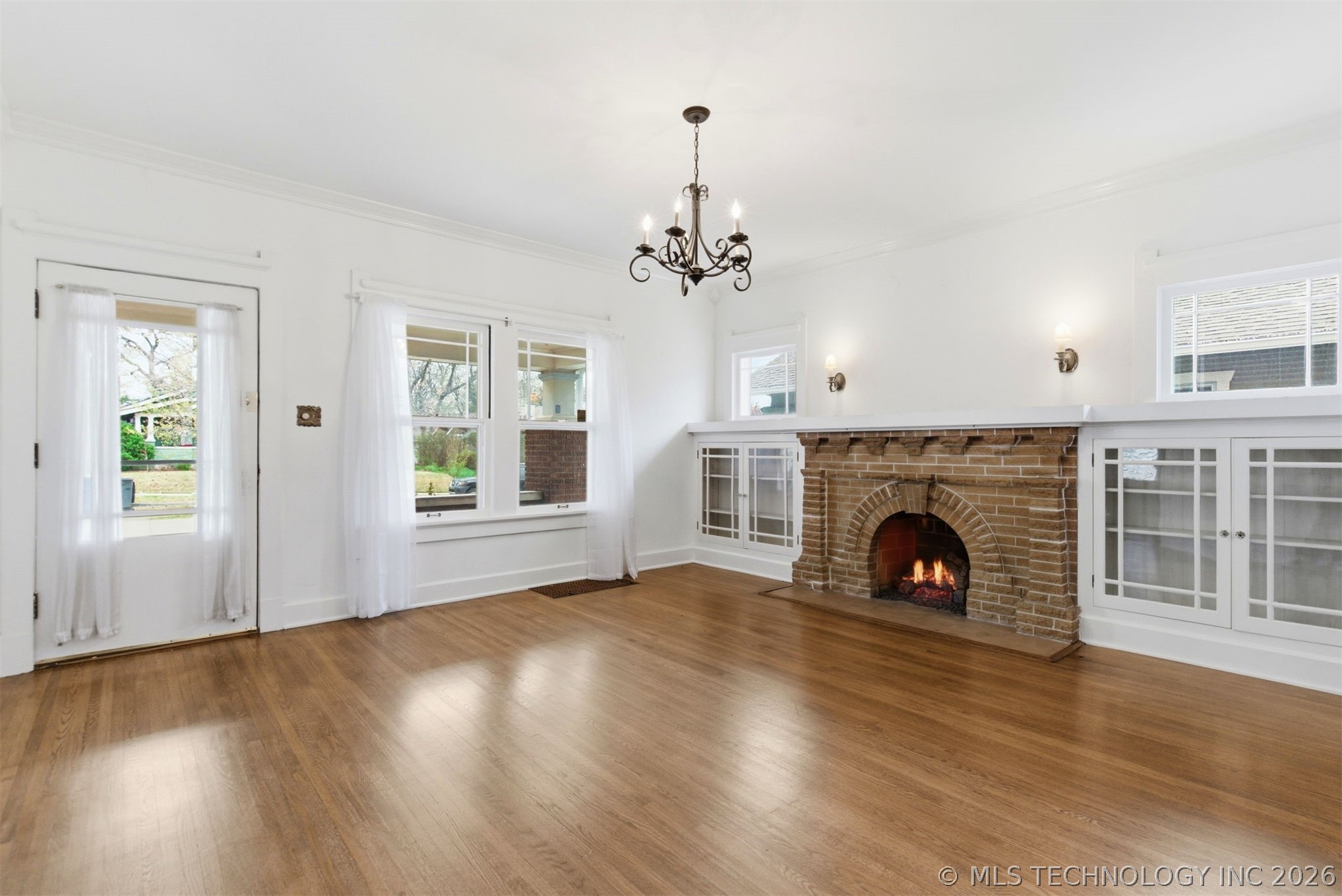 1855 16th Place Property Photo 2