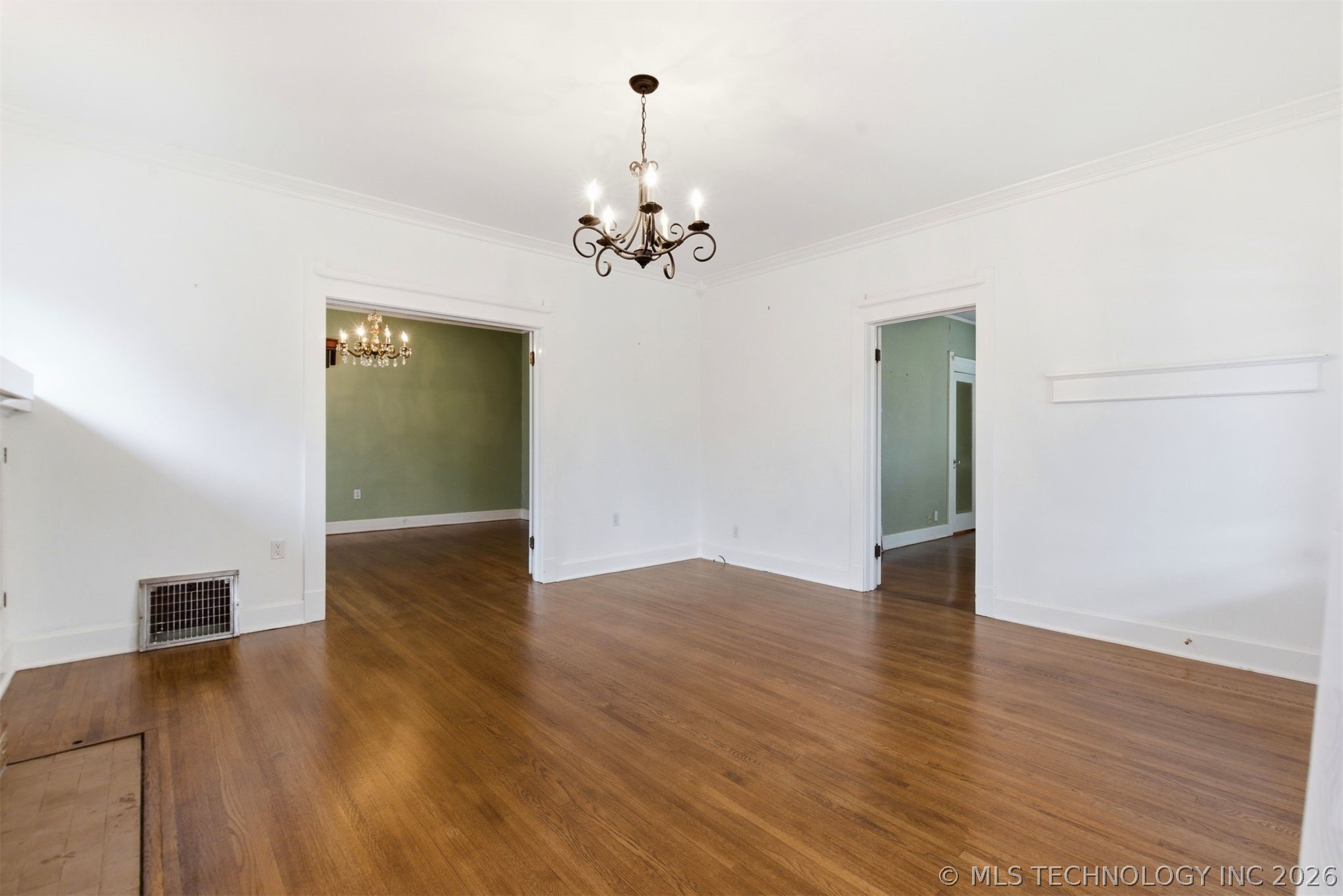 1855 16th Place Property Photo 3