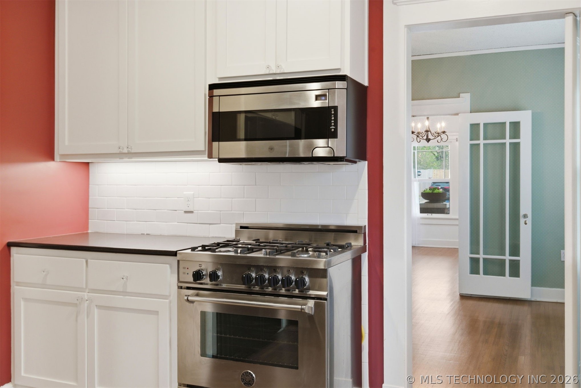 1855 16th Place Property Photo 9