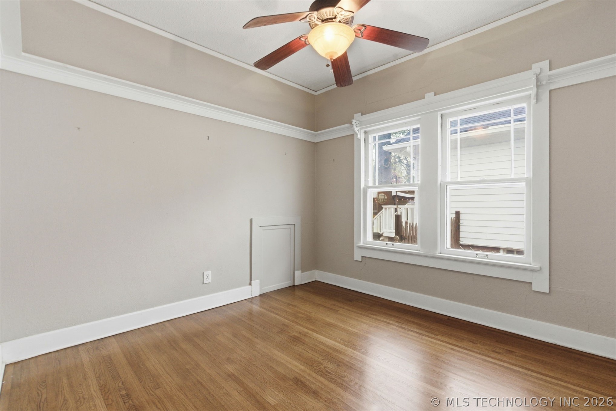 1855 16th Place Property Photo 16