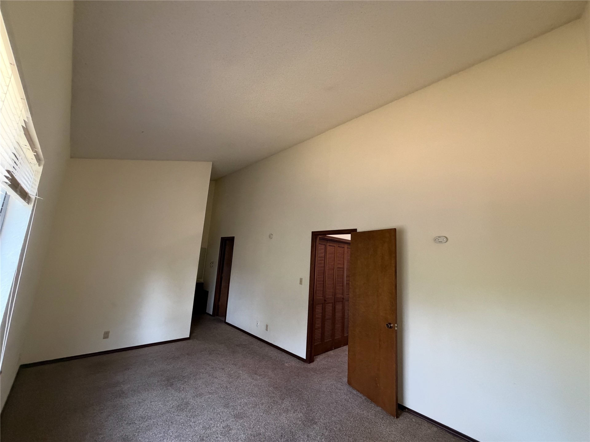 2855 E 90th Street 28 Property Photo 10
