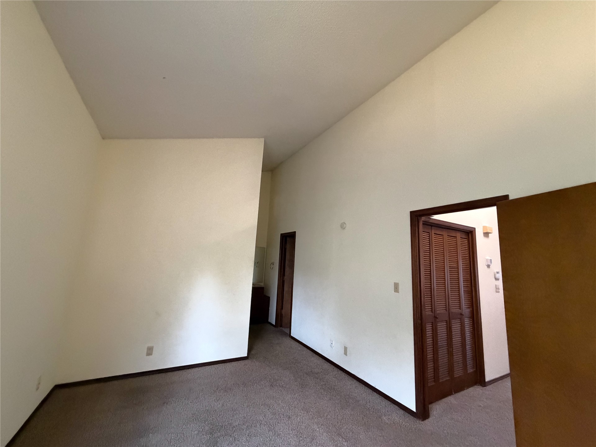 2855 E 90th Street 28 Property Photo 14