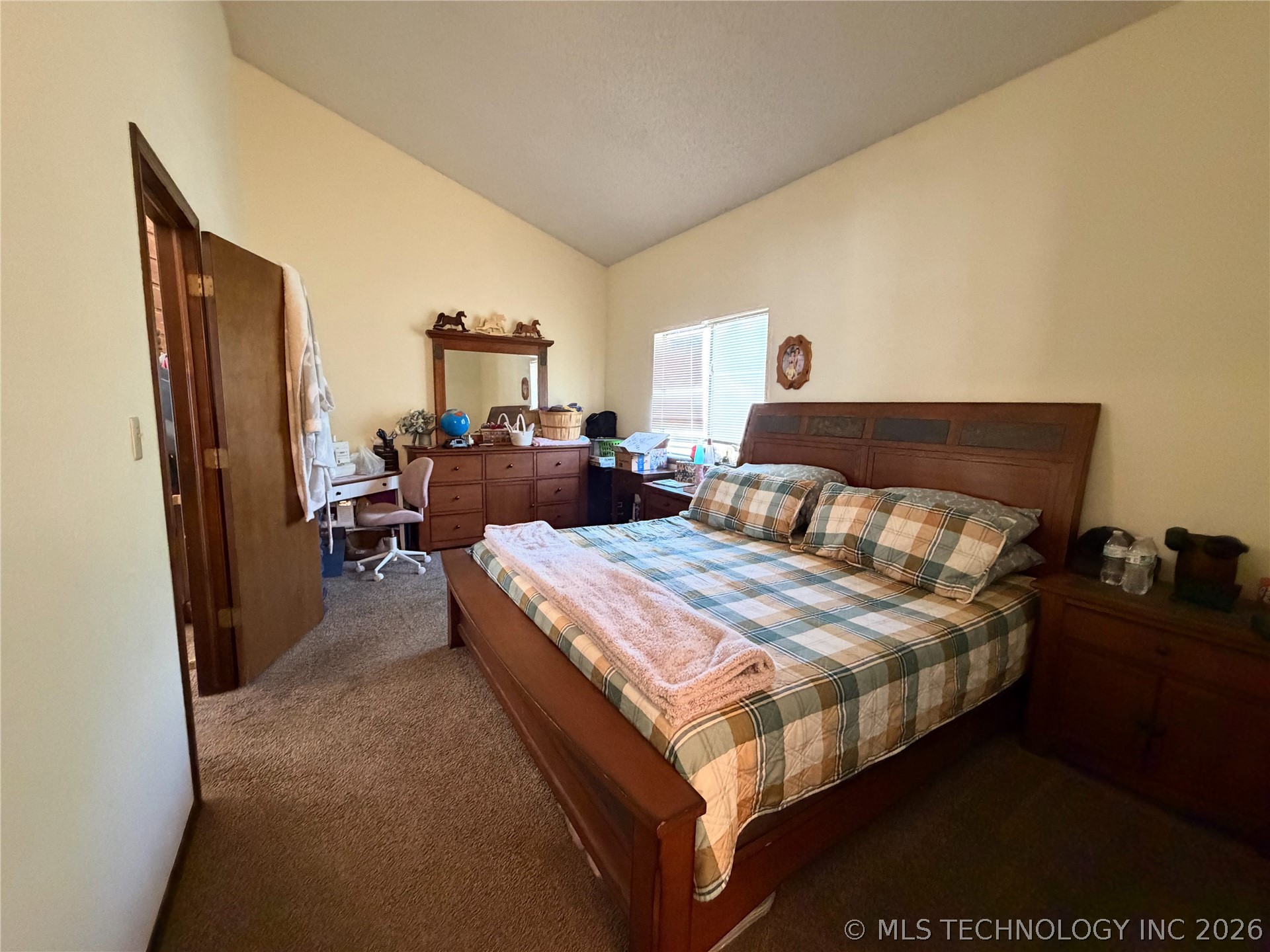 2855 E 90th Street 28 Property Photo 25