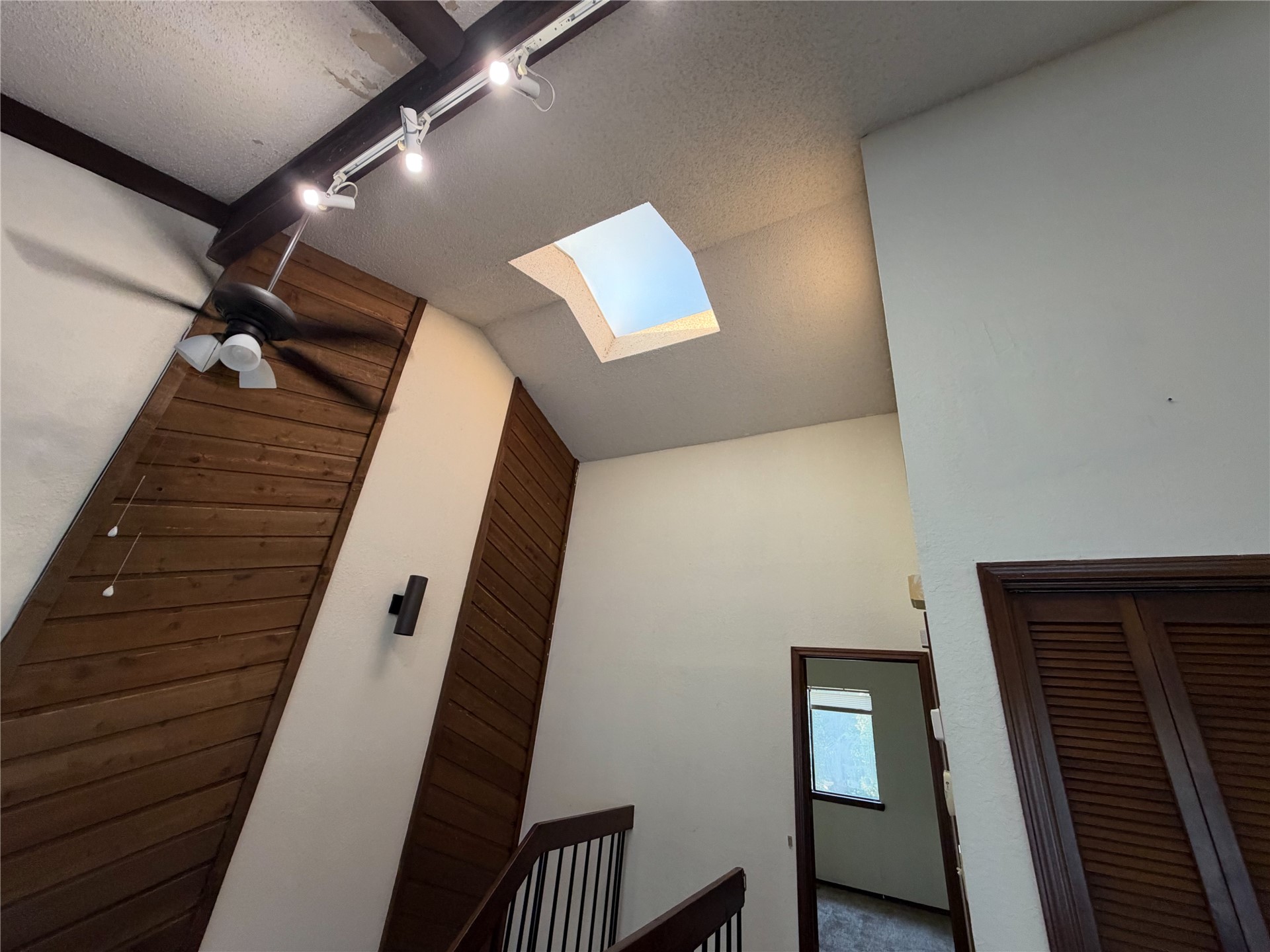 2855 E 90th Street 28 Property Photo 29
