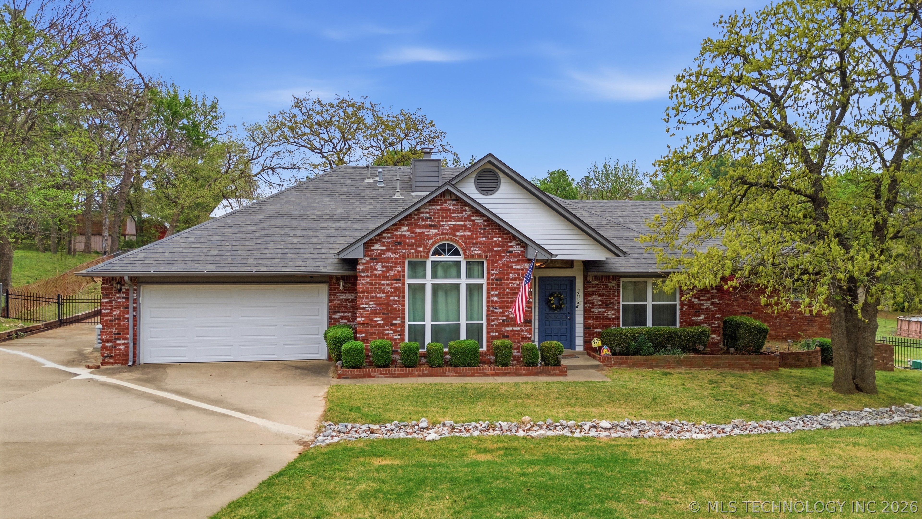 2610999 Property Photo 1