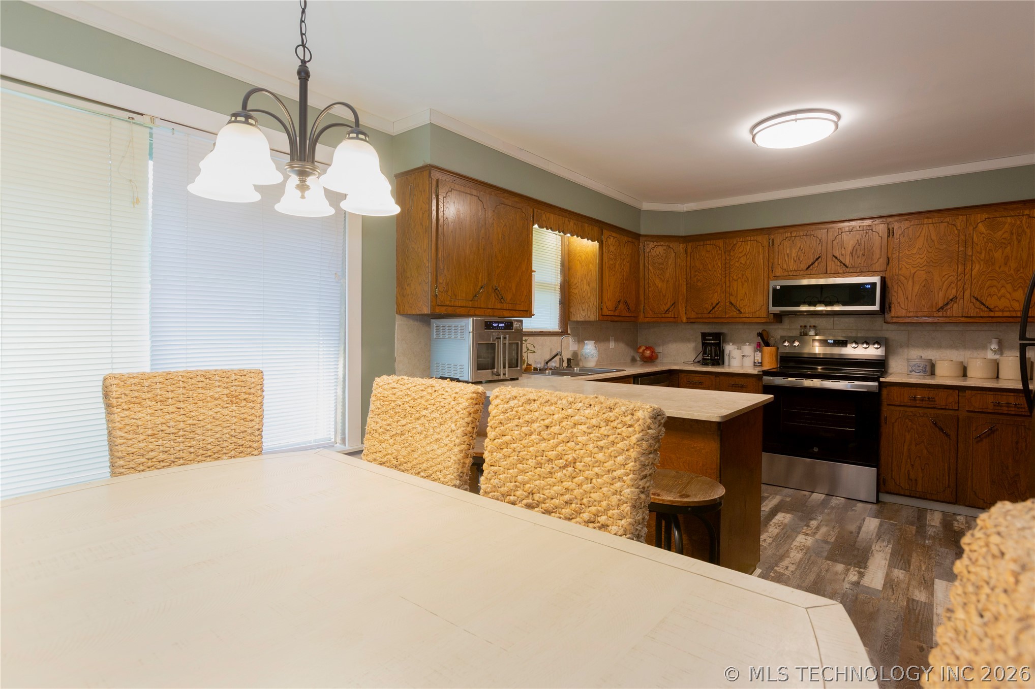 106754 S 4282 Property Photo 22