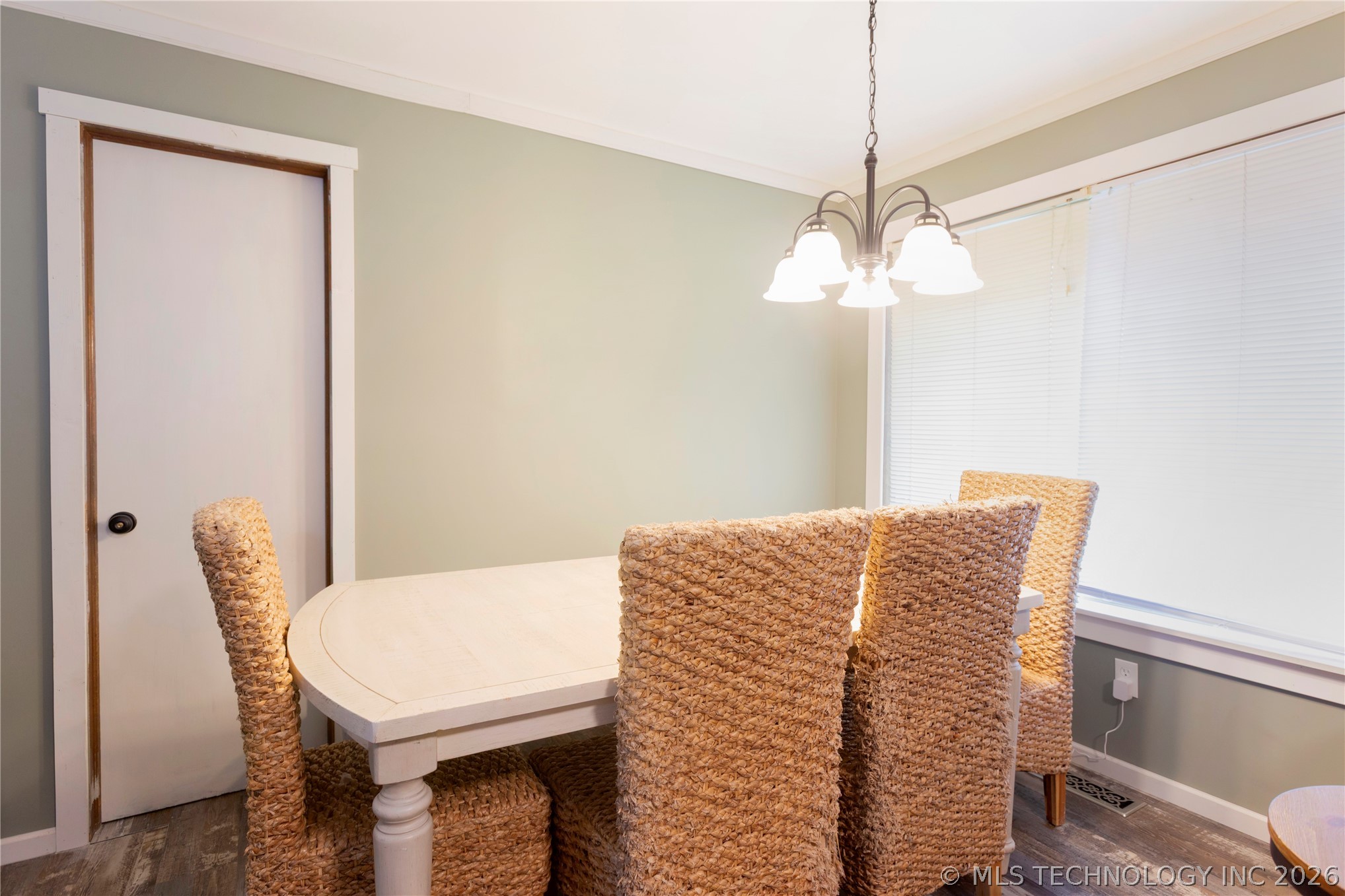 106754 S 4282 Property Photo 23