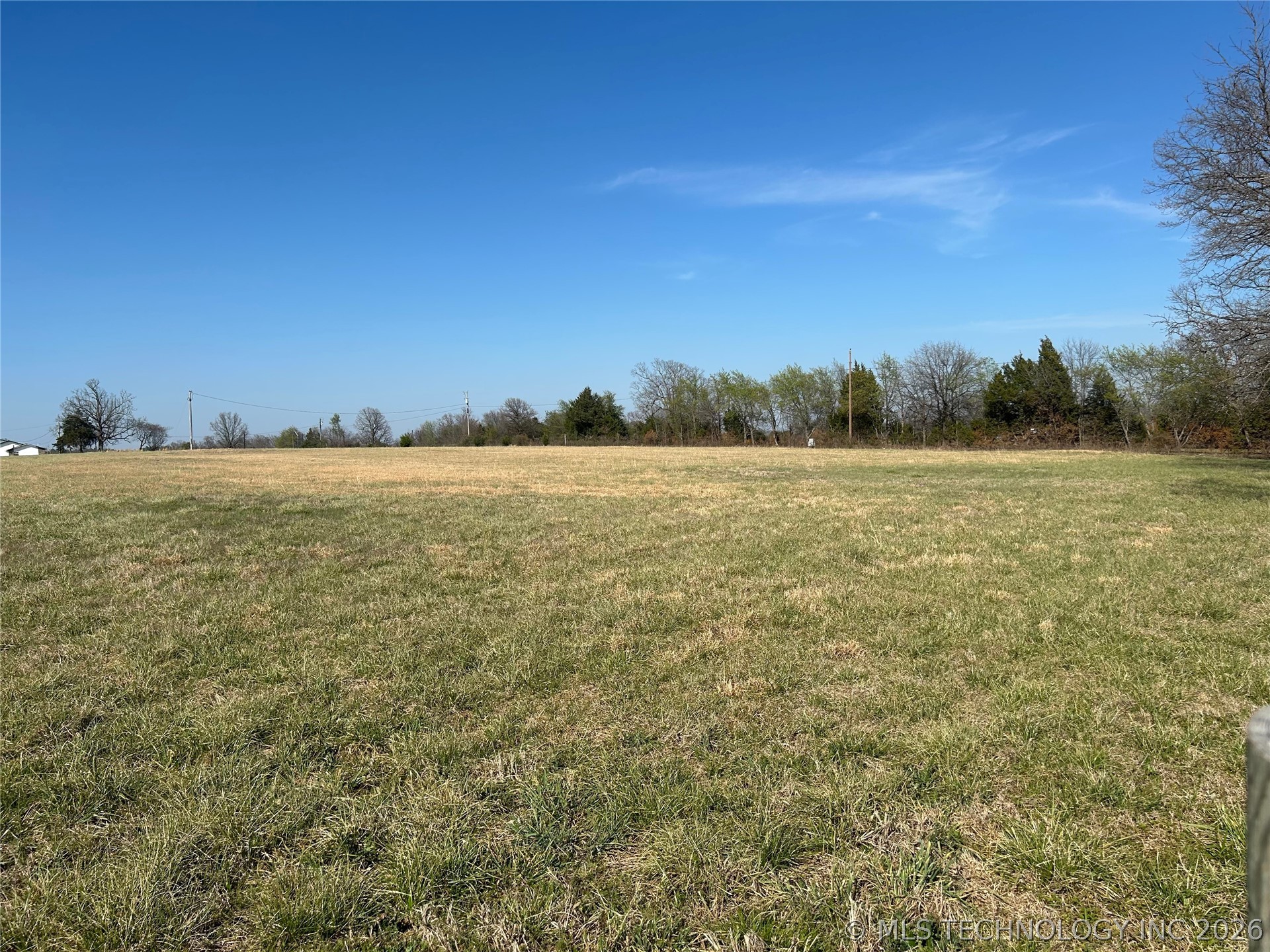 S 590 Road Property Photo 1