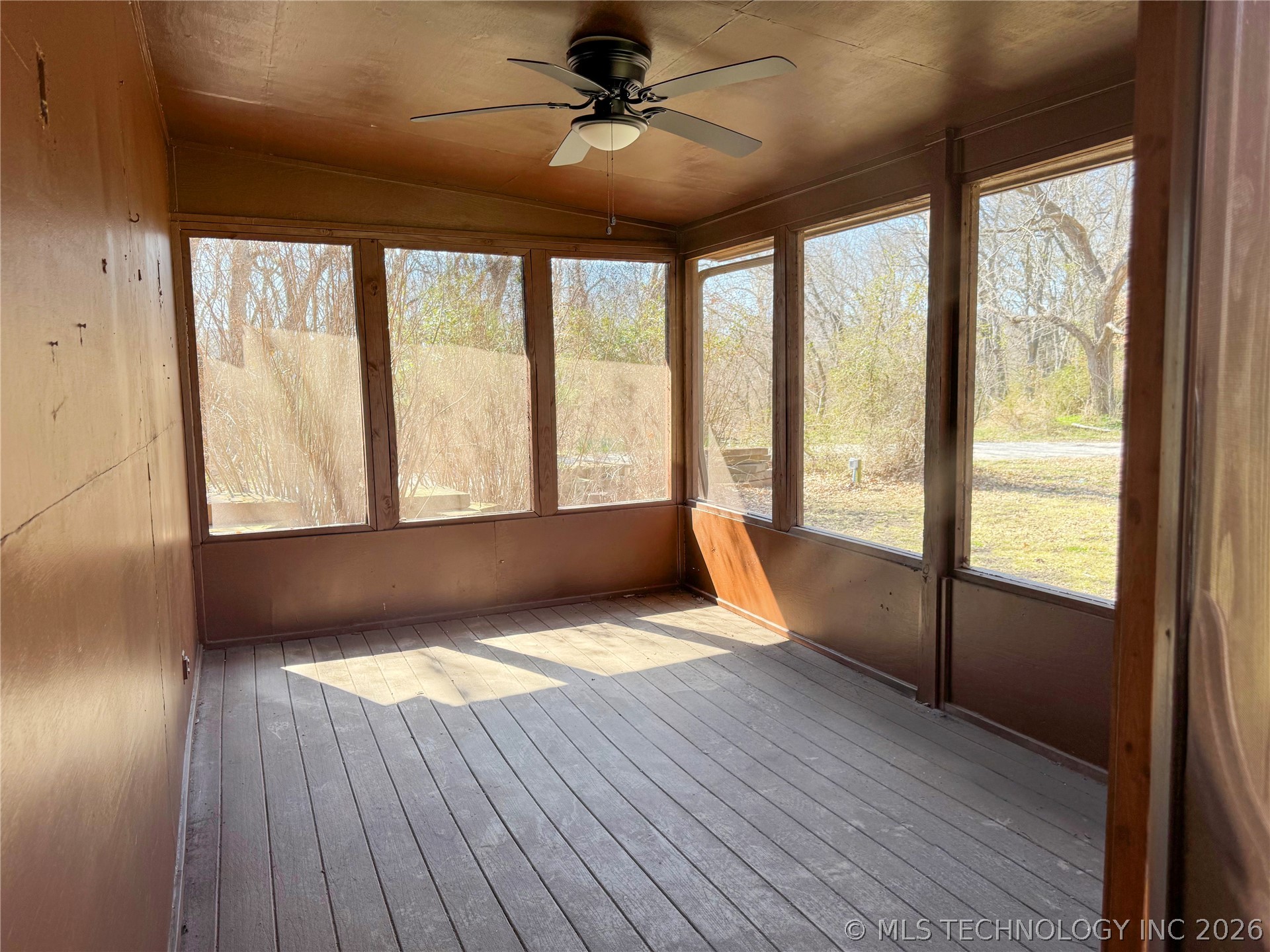30220 N 3956 Drive Property Photo 6