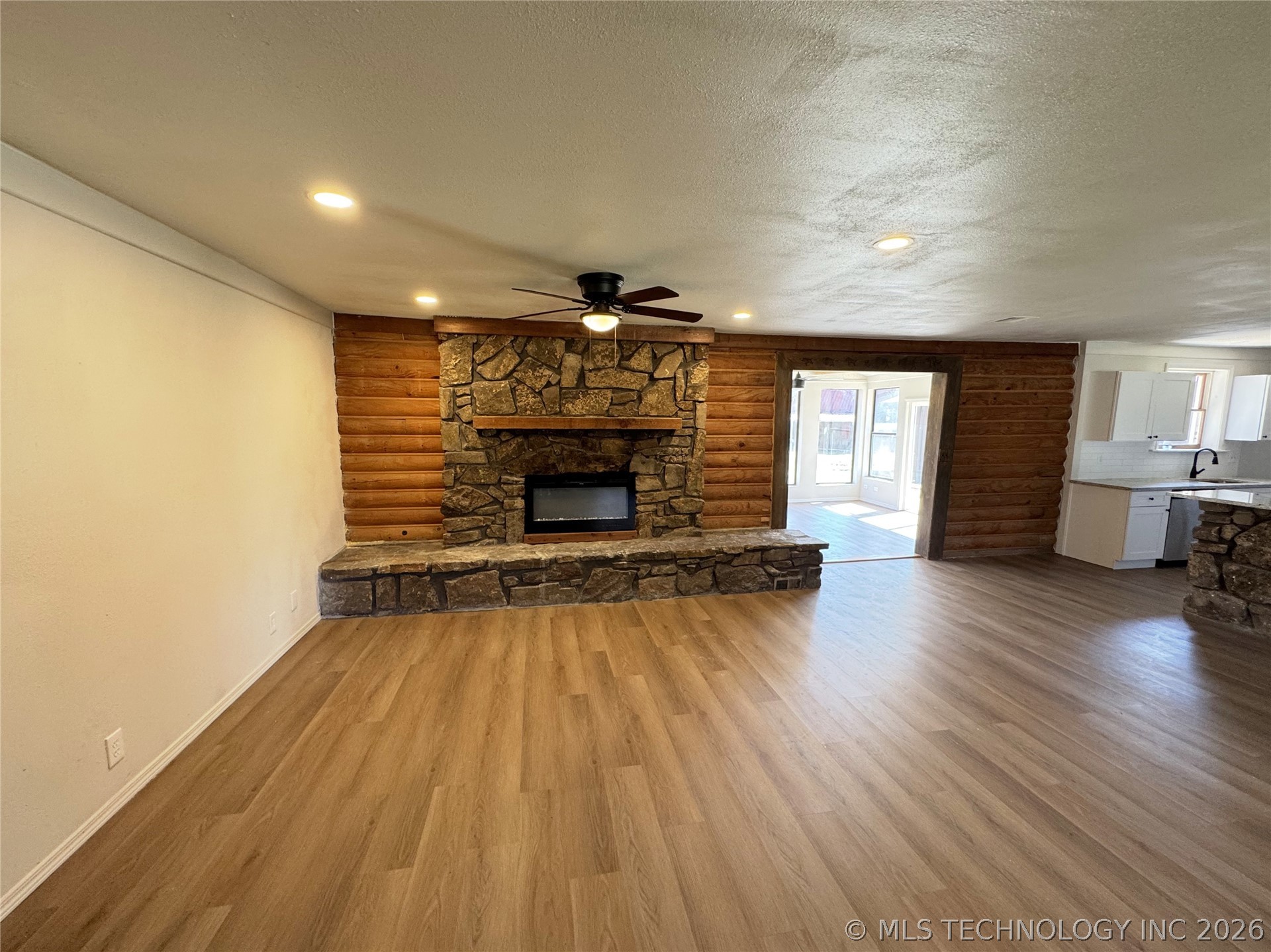 30220 N 3956 Drive Property Photo 11