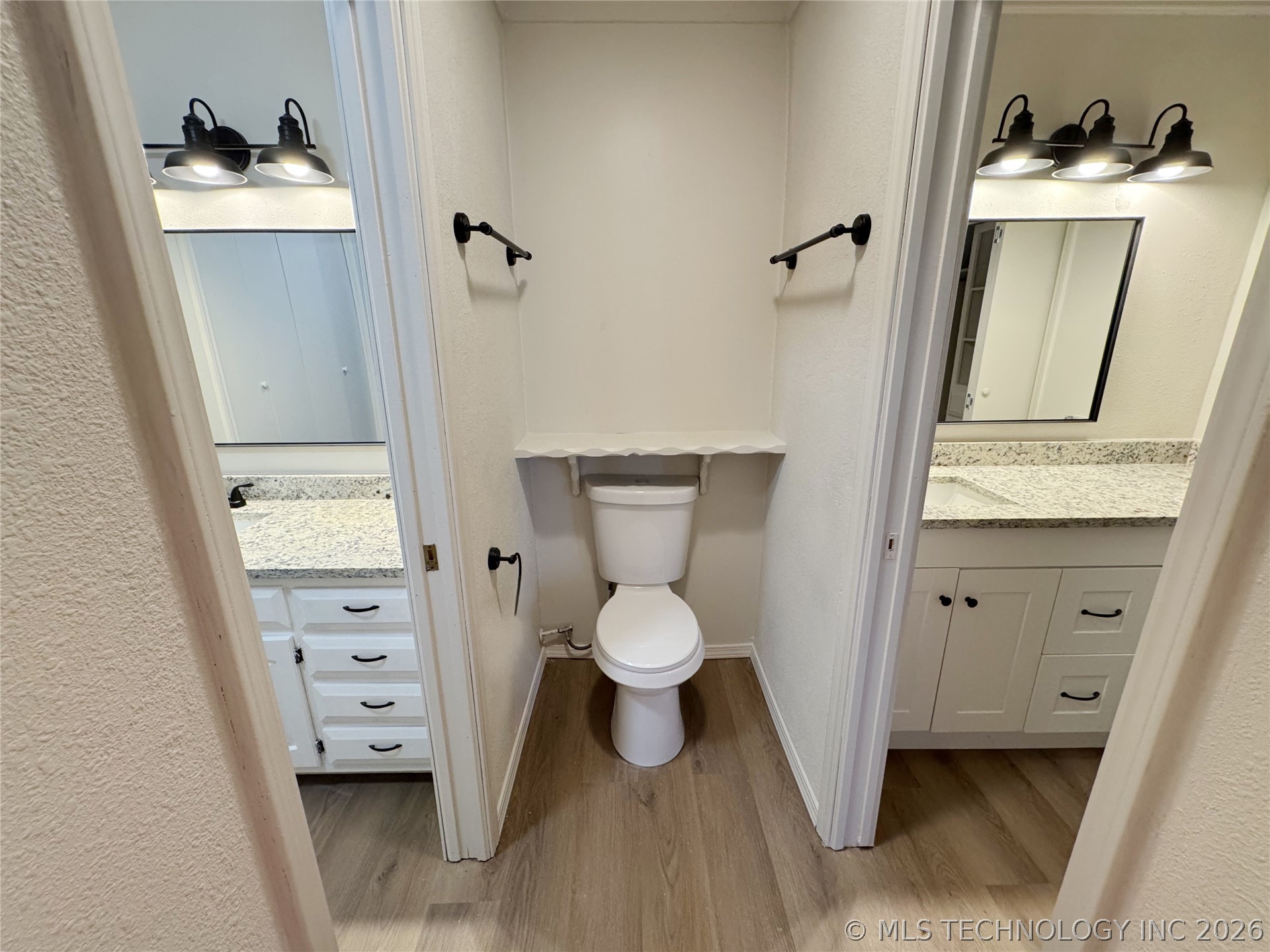 30220 N 3956 Drive Property Photo 19