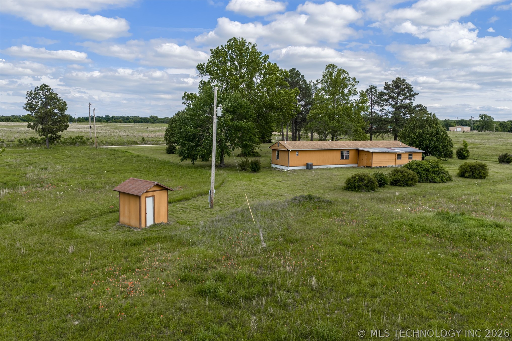 103051 N 3810 Property Photo 3