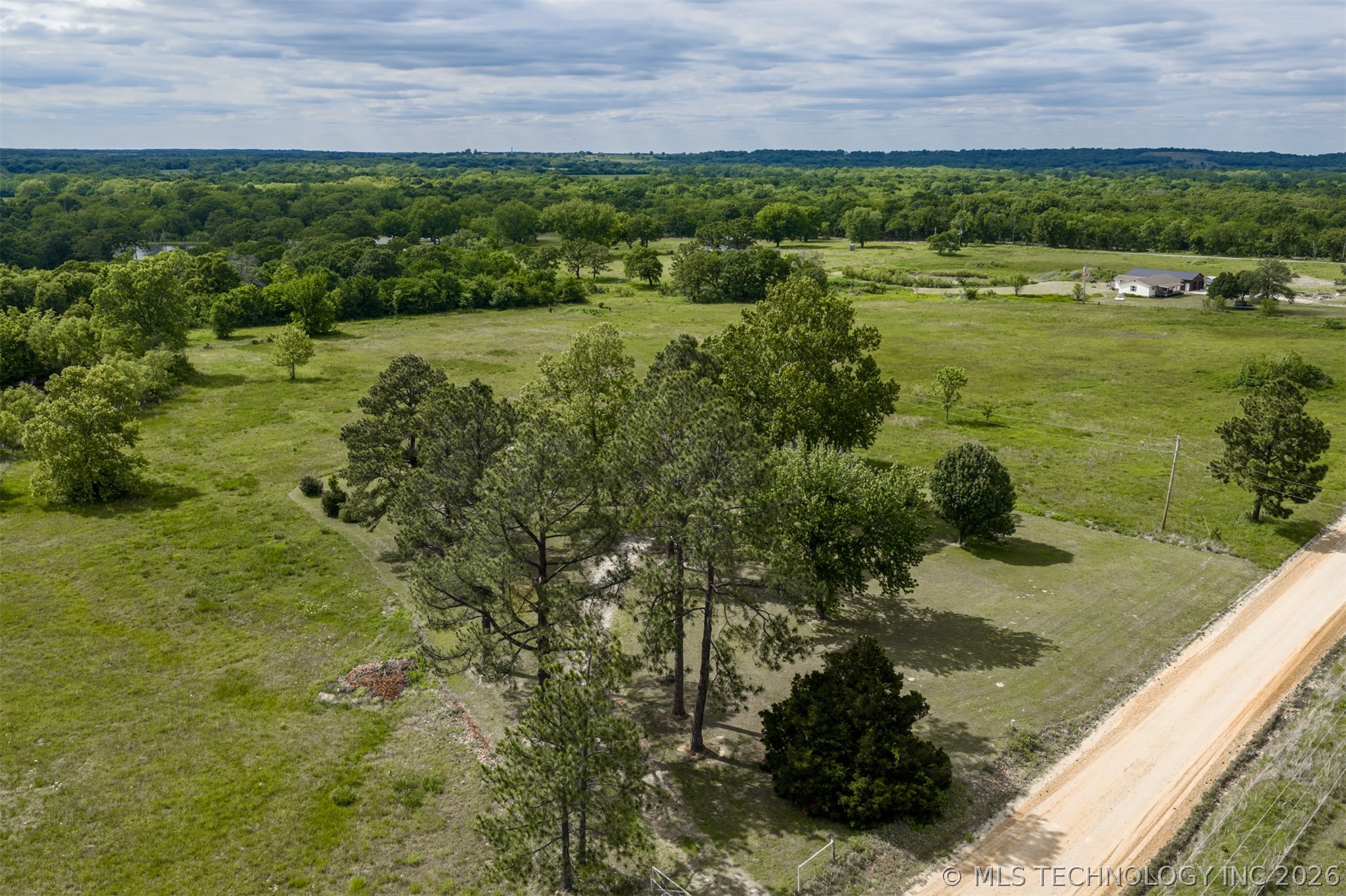 103051 N 3810 Property Photo 9