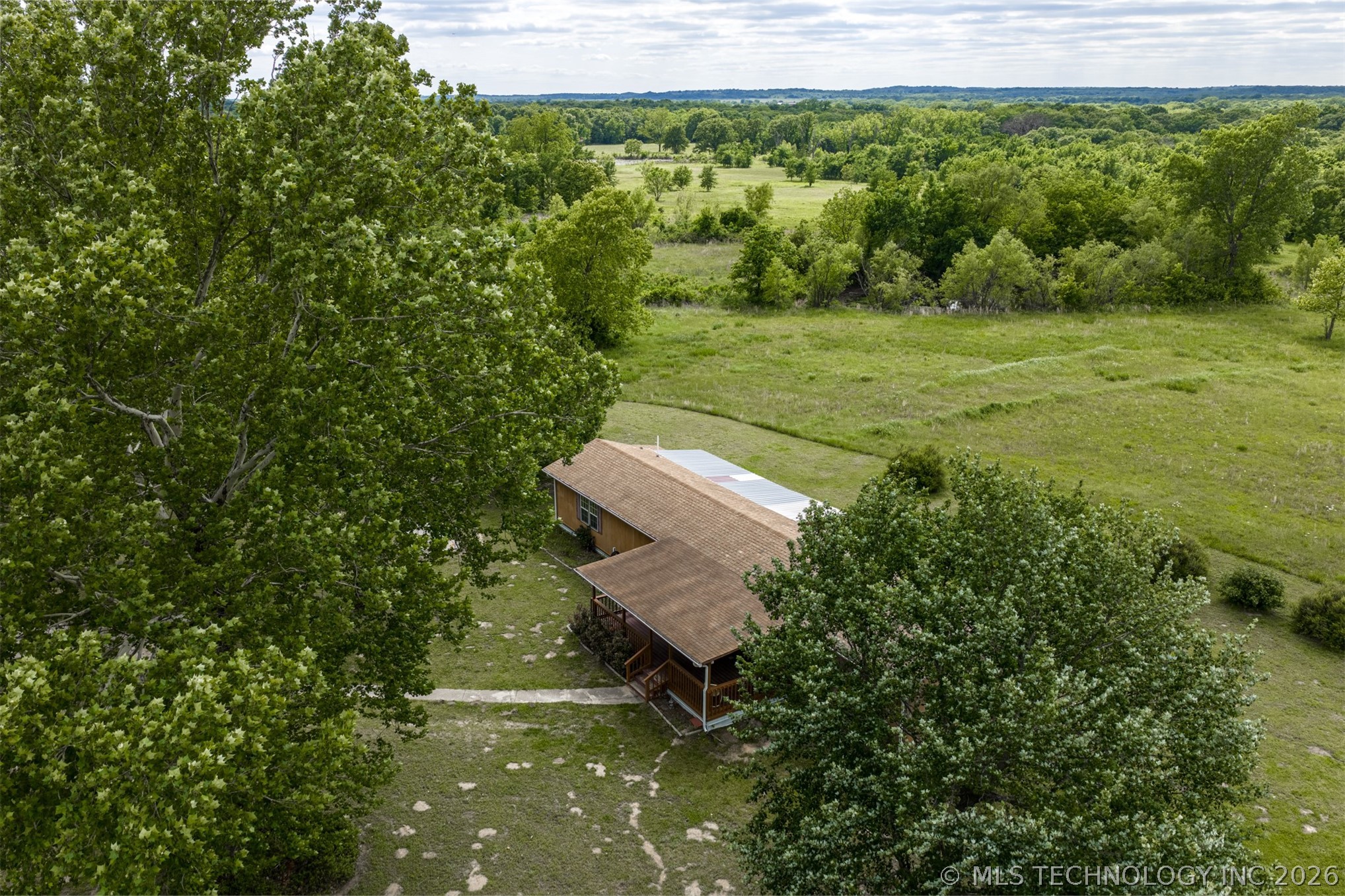 103051 N 3810 Property Photo 11
