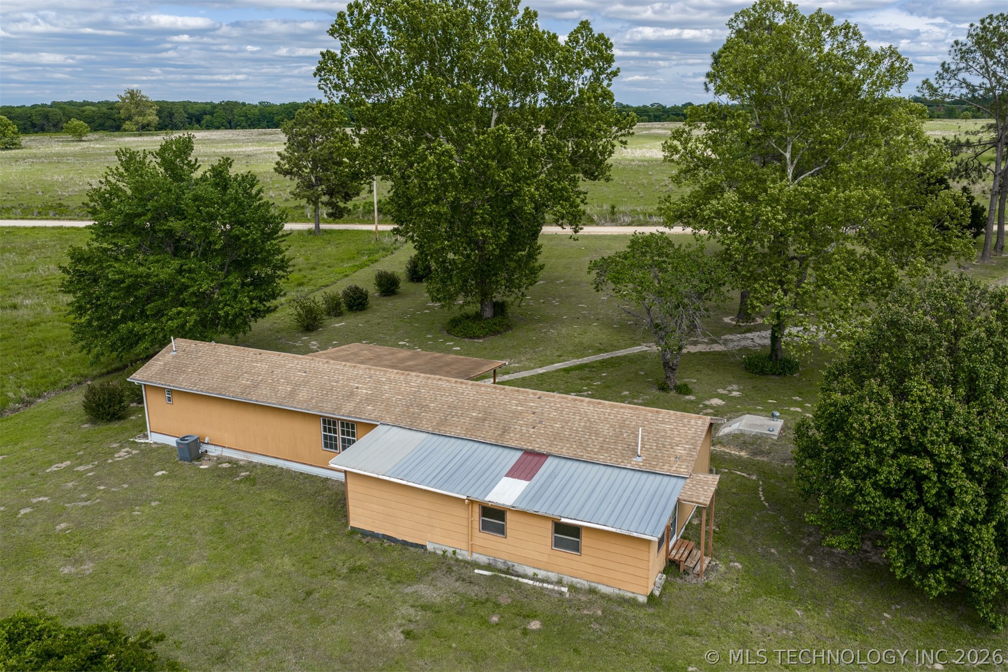 103051 N 3810 Property Photo 12