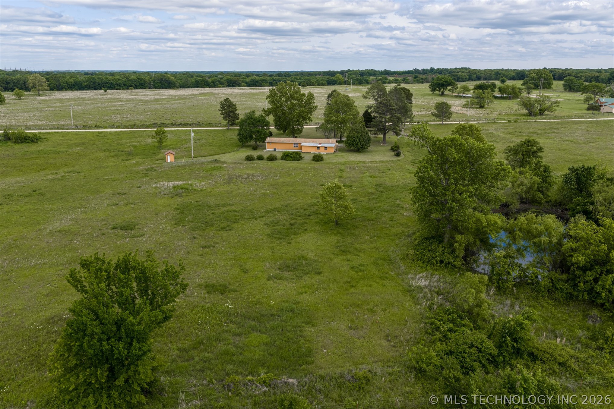 103051 N 3810 Property Photo 14
