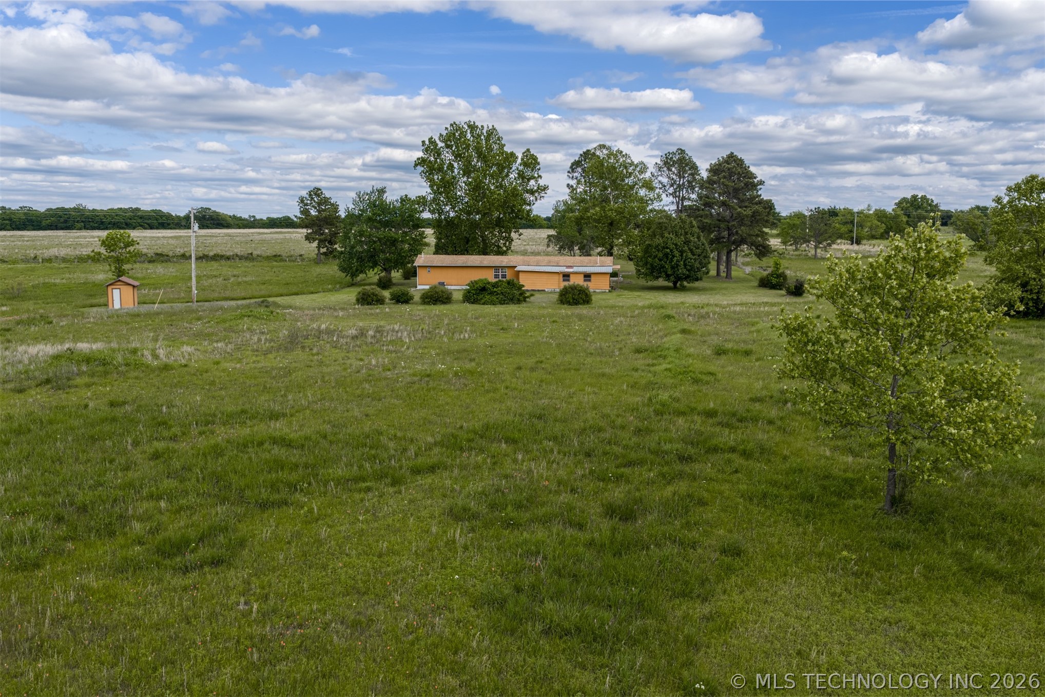 103051 N 3810 Property Photo 15
