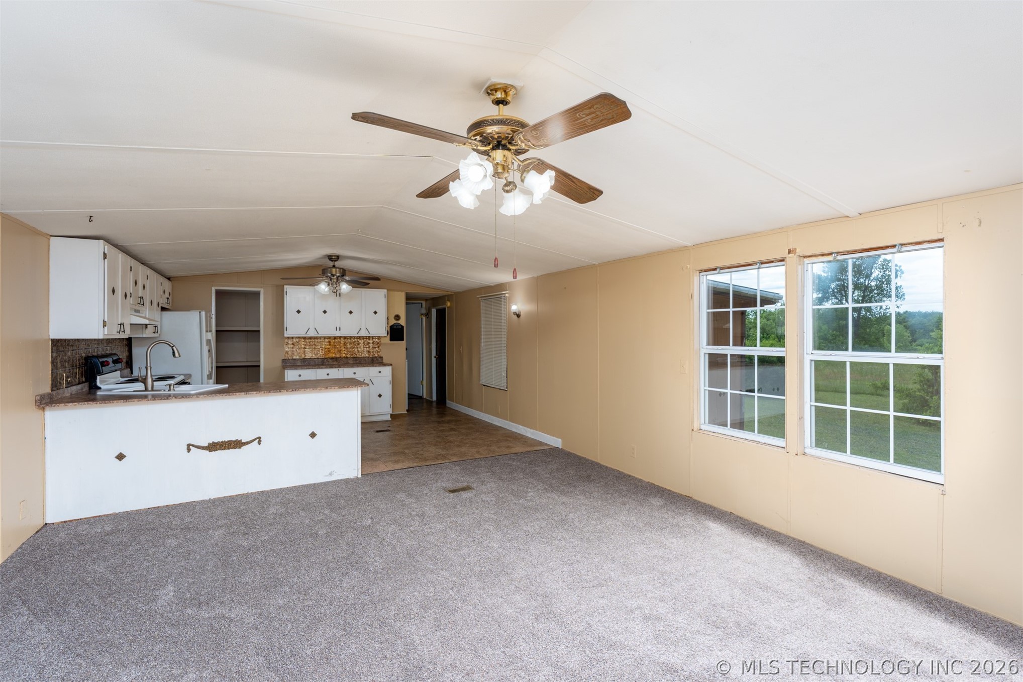 103051 N 3810 Property Photo 17
