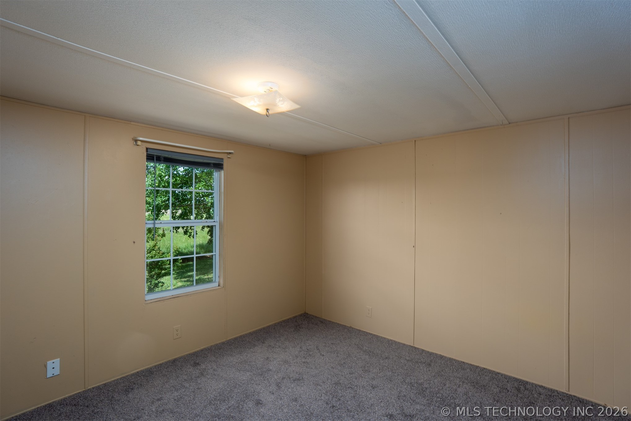 103051 N 3810 Property Photo 20