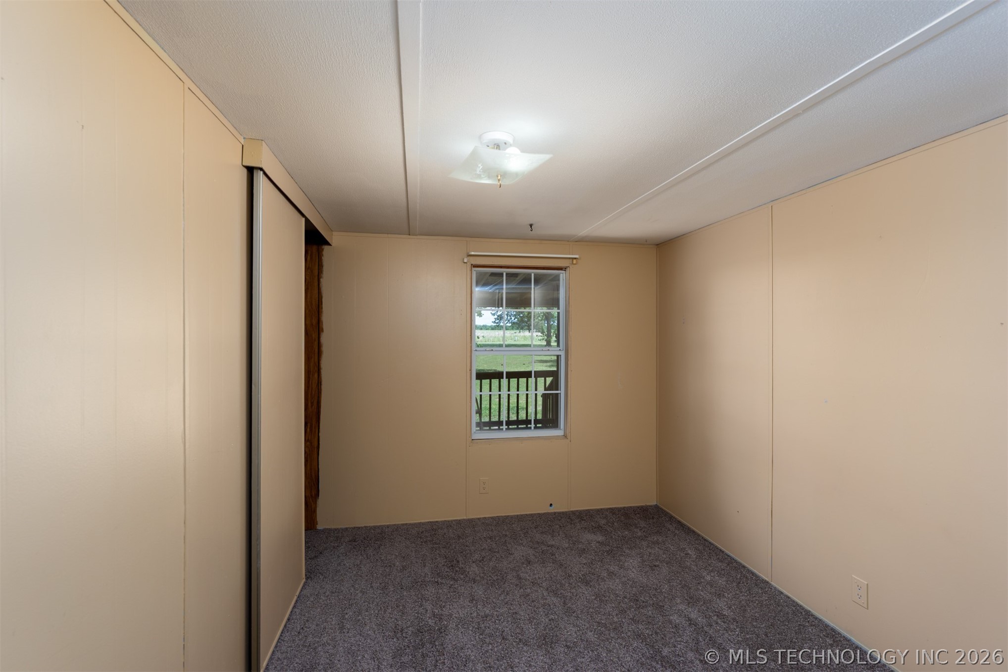 103051 N 3810 Property Photo 23