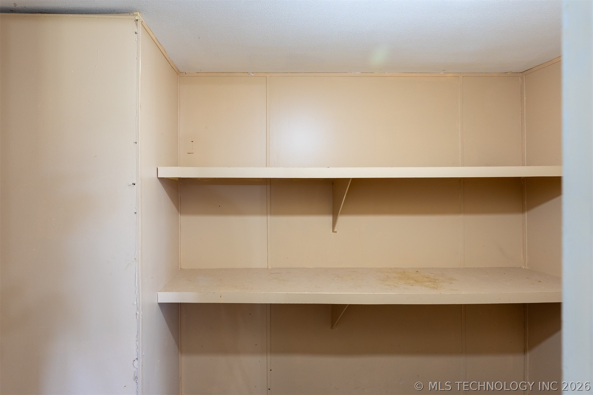 103051 N 3810 Property Photo 27