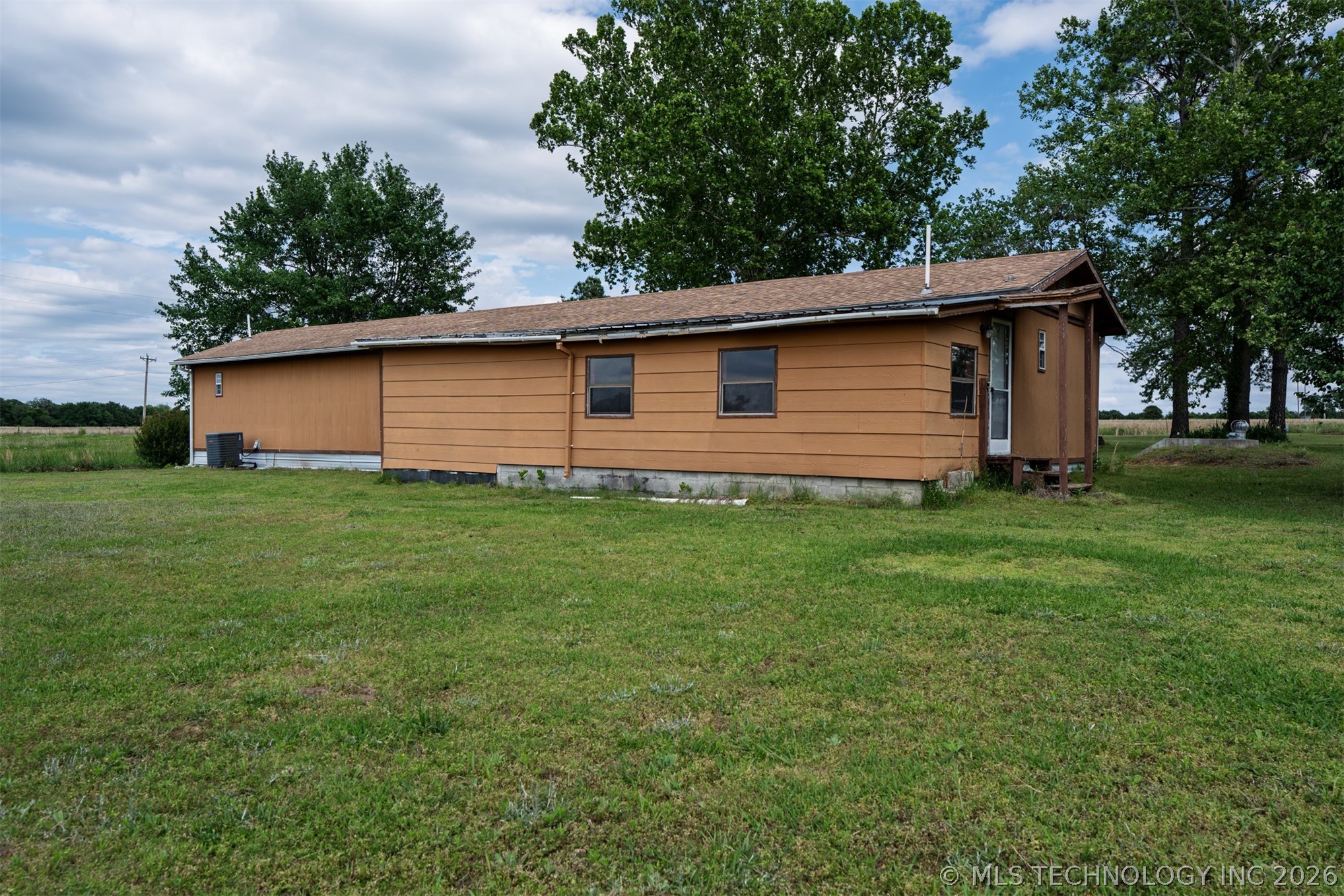 103051 N 3810 Property Photo 37
