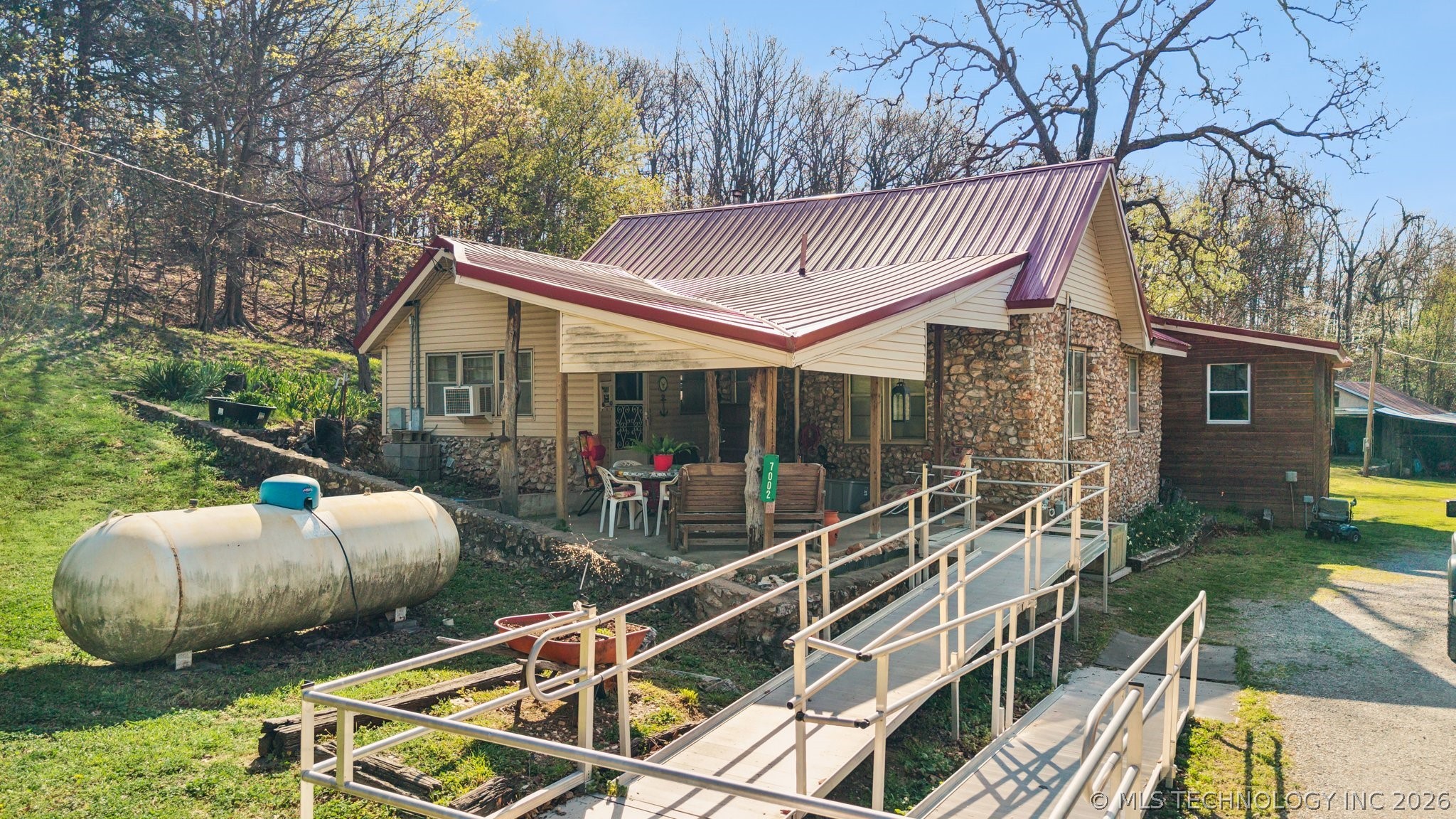 7002 E 482 Property Photo 1