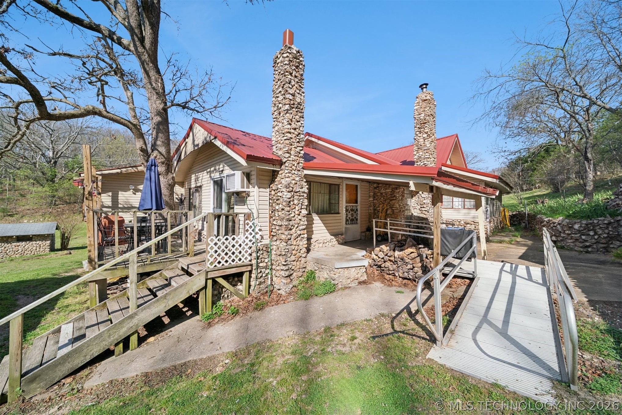 7002 E 482 Property Photo 2