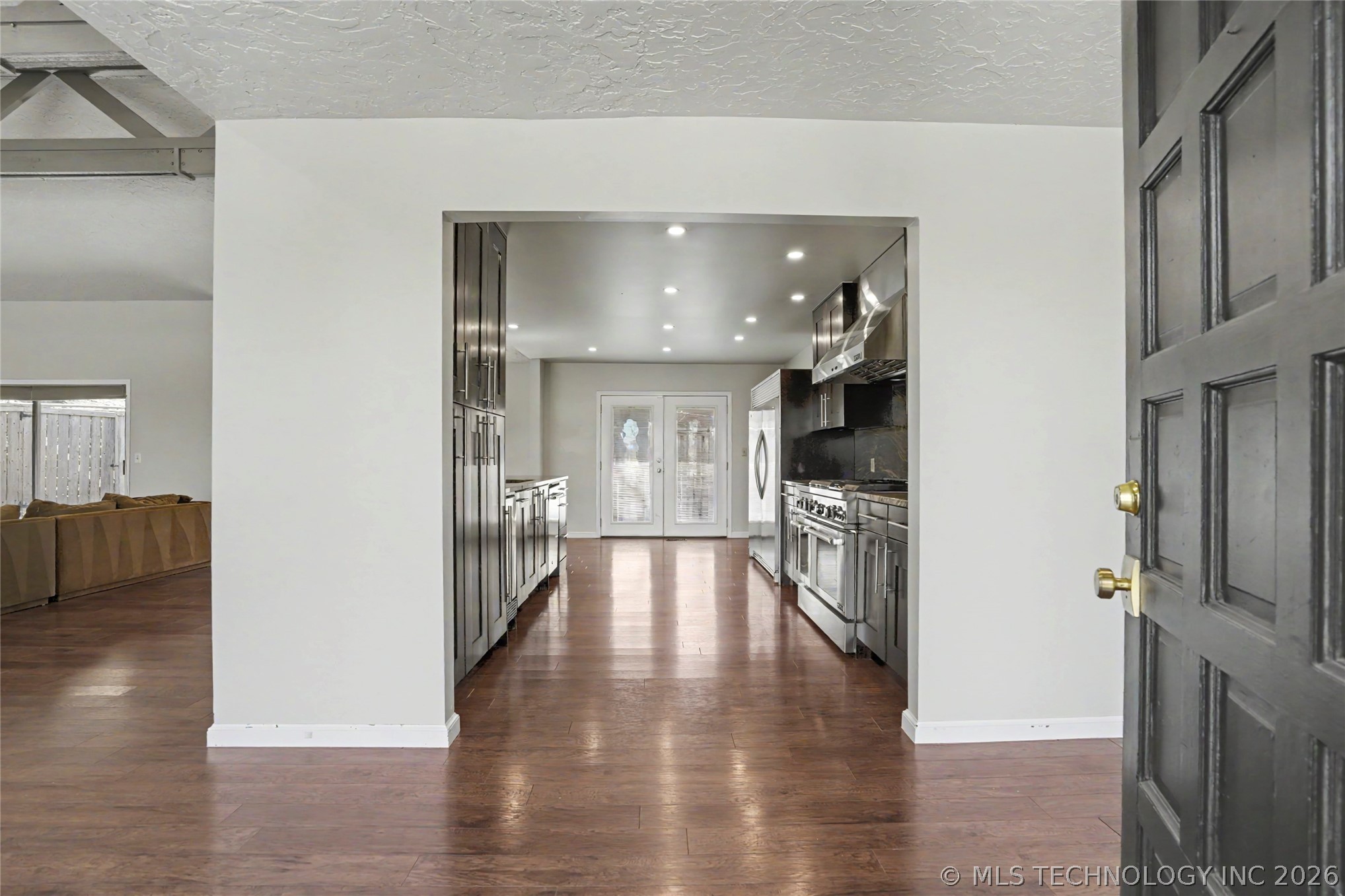 3526 E 75th Street Property Photo 9