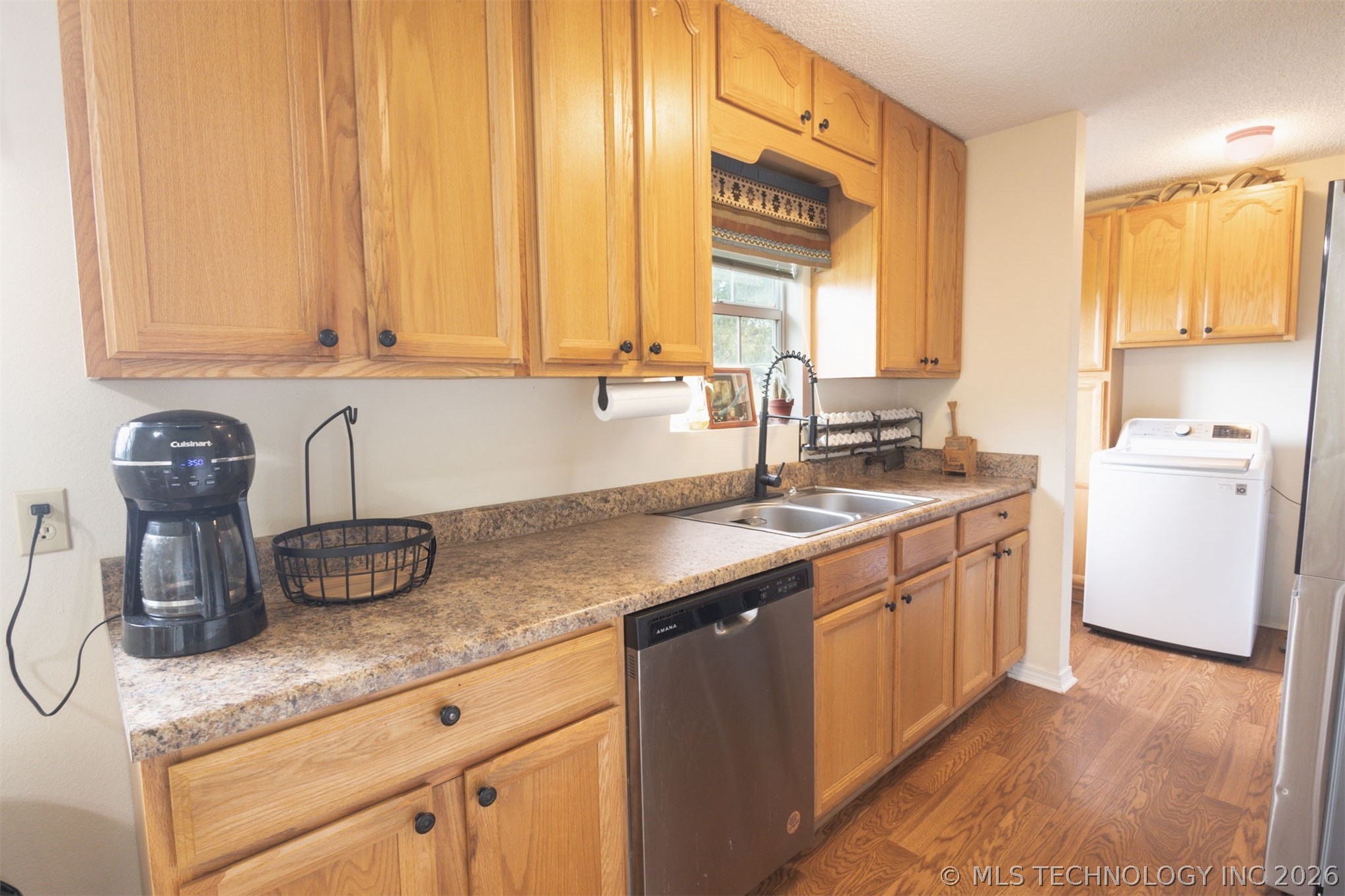 32 Holiday Road Property Photo 8