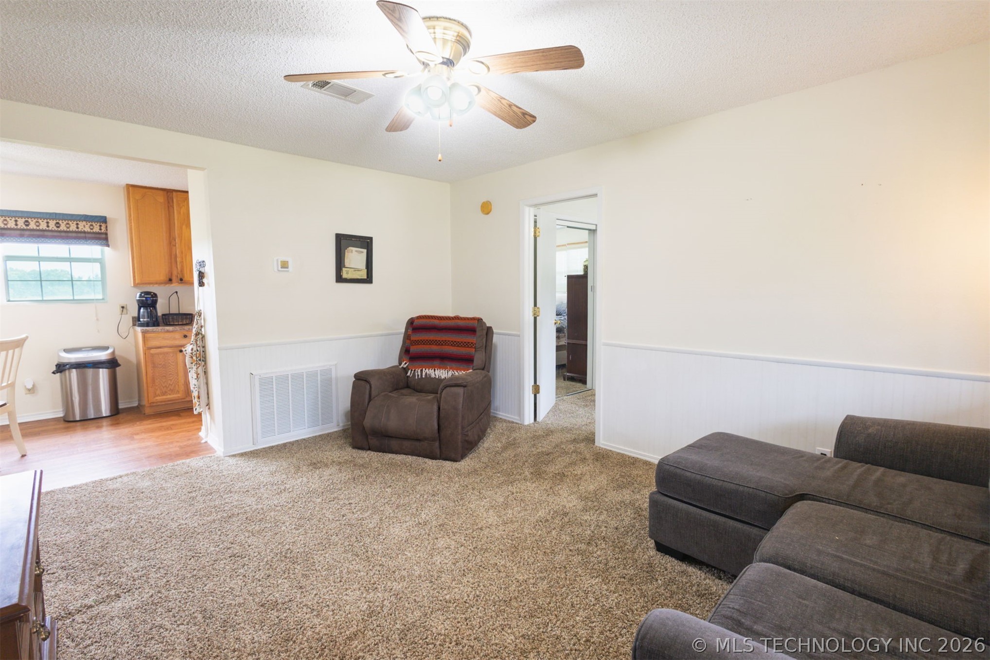 32 Holiday Road Property Photo 27