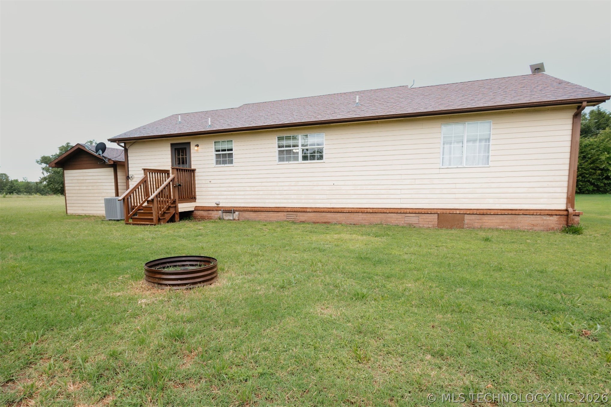 32 Holiday Road Property Photo 35