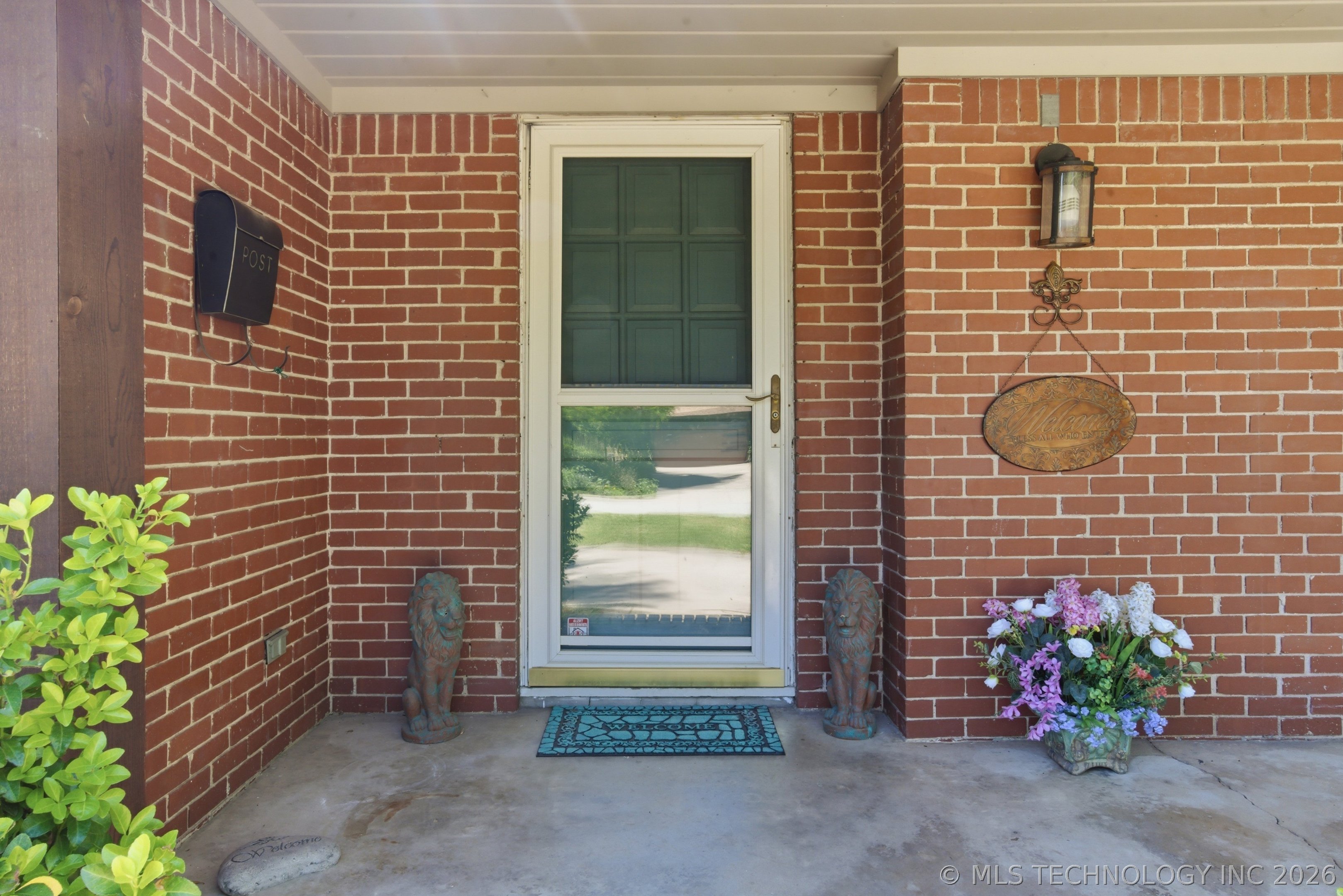 4156 E 43rd Street Property Photo 5