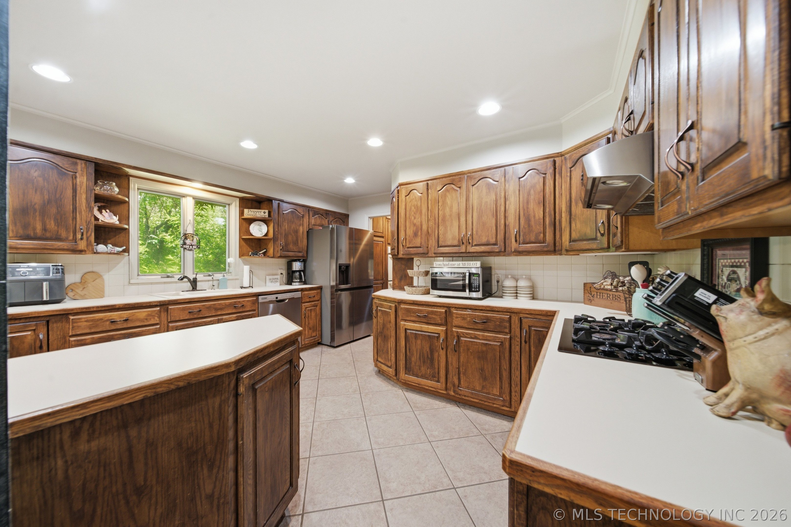 4156 E 43rd Street Property Photo 16
