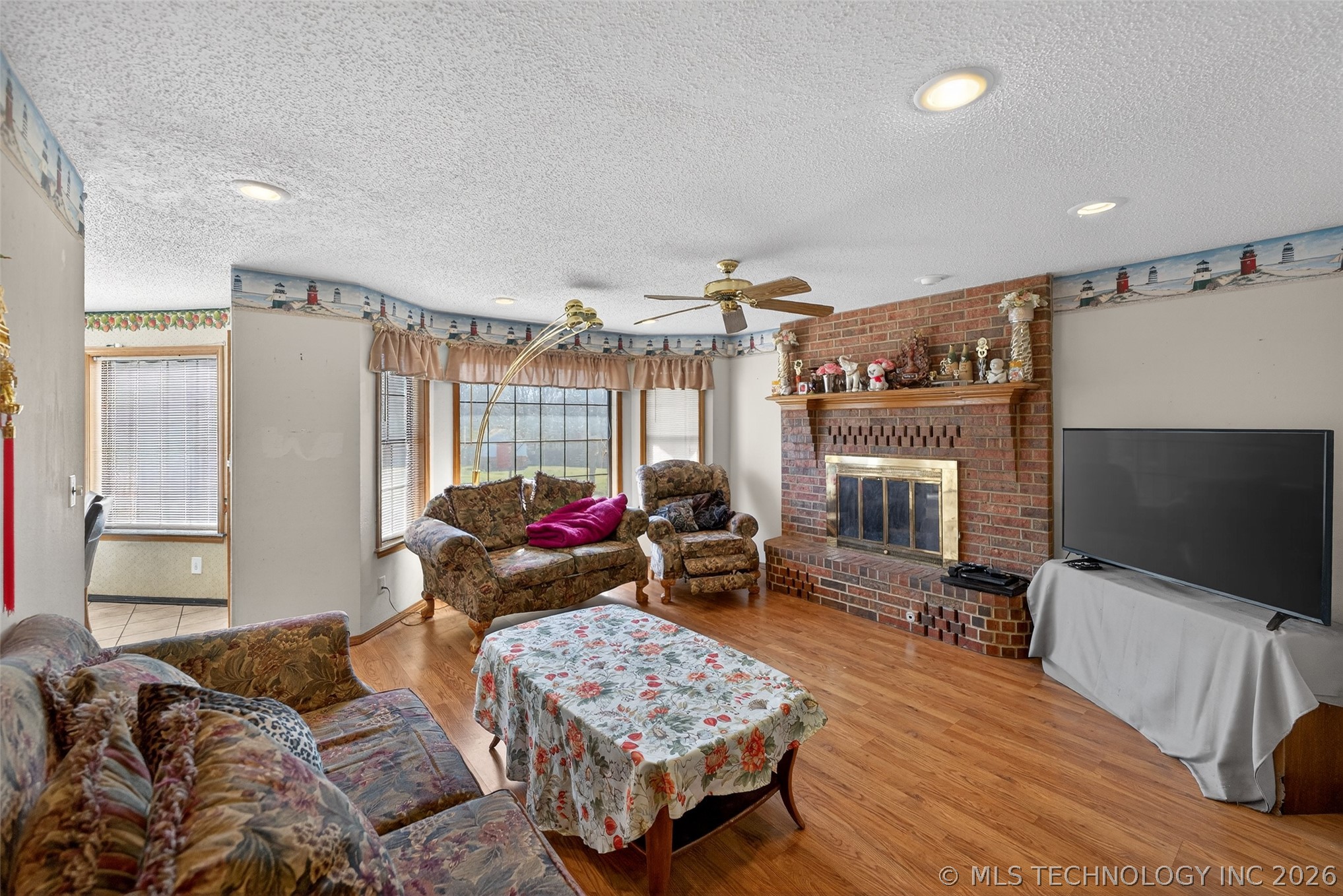 1606 Ne Oakridge Drive Property Photo 11