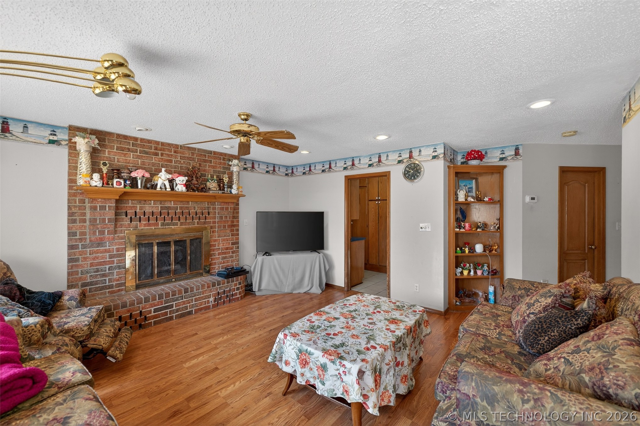 1606 Ne Oakridge Drive Property Photo 12